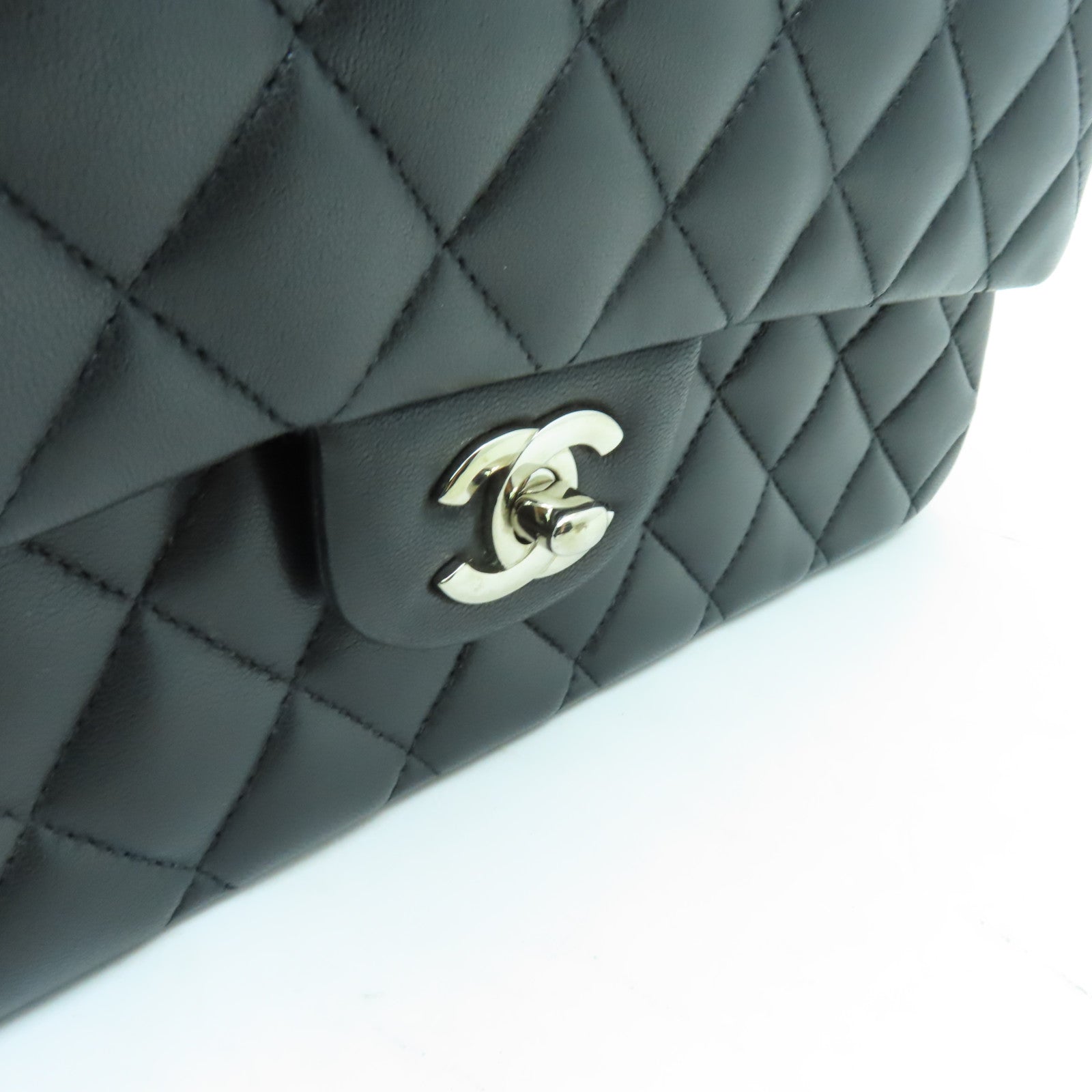 CHANEL 【激減優惠】菱格羊皮皮革Classic 25銀扣鏈帶肩背袋黒色