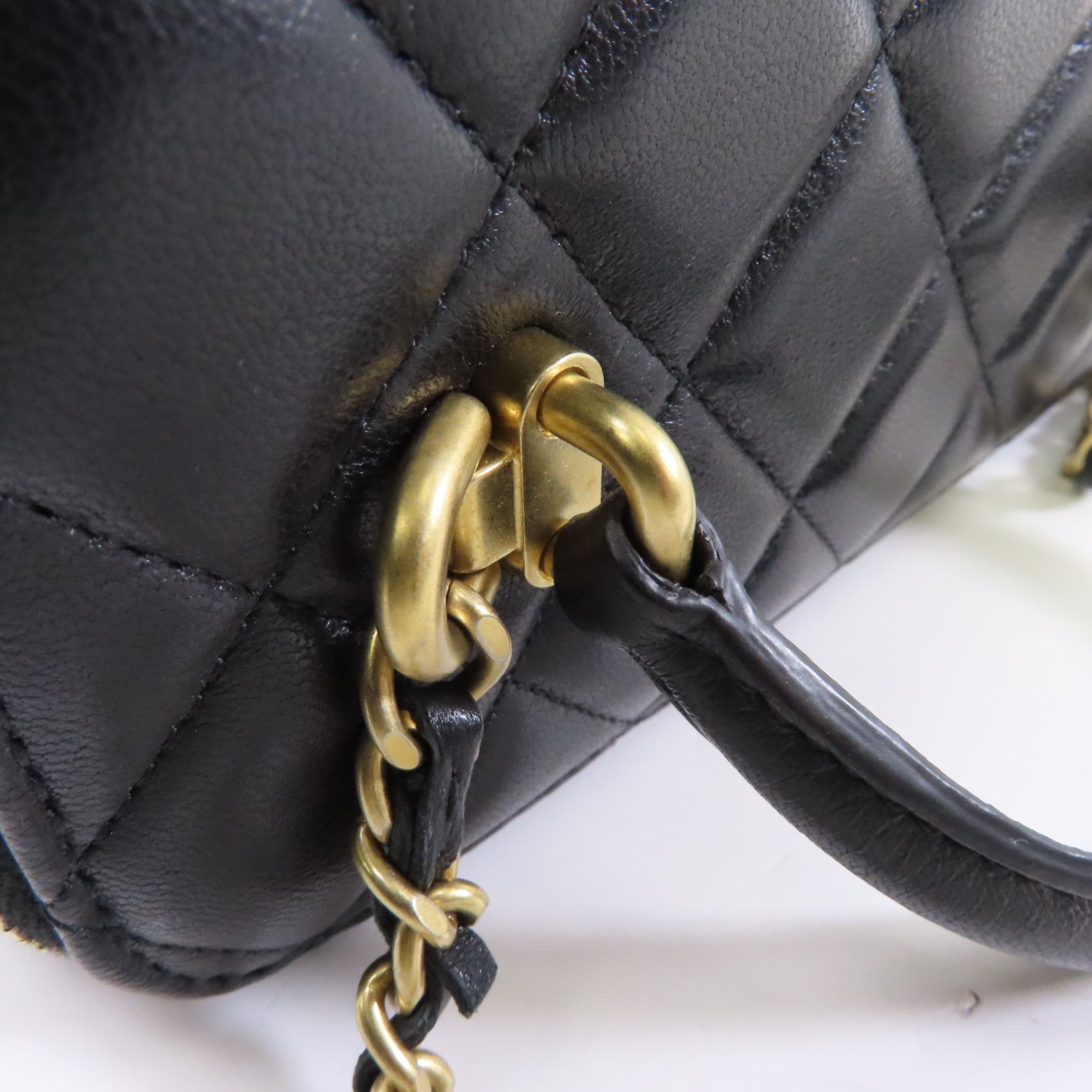 CHANEL 菱格羊皮皮革Vanity Case金扣鏈帶肩背袋黑色