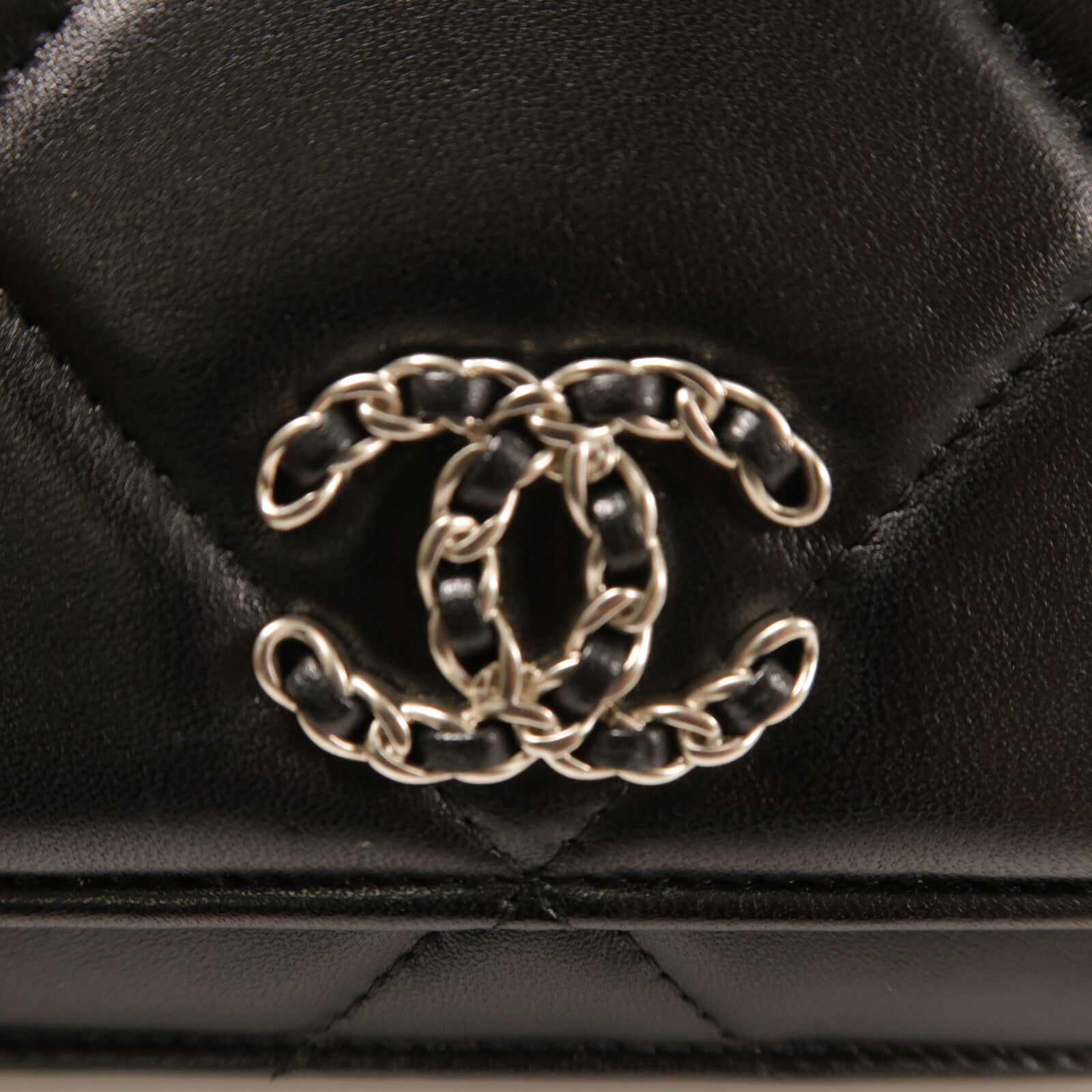 CHANEL 羊皮皮革Matelasse19 Wallet On Chain鏈帶手挽肩背兩用袋