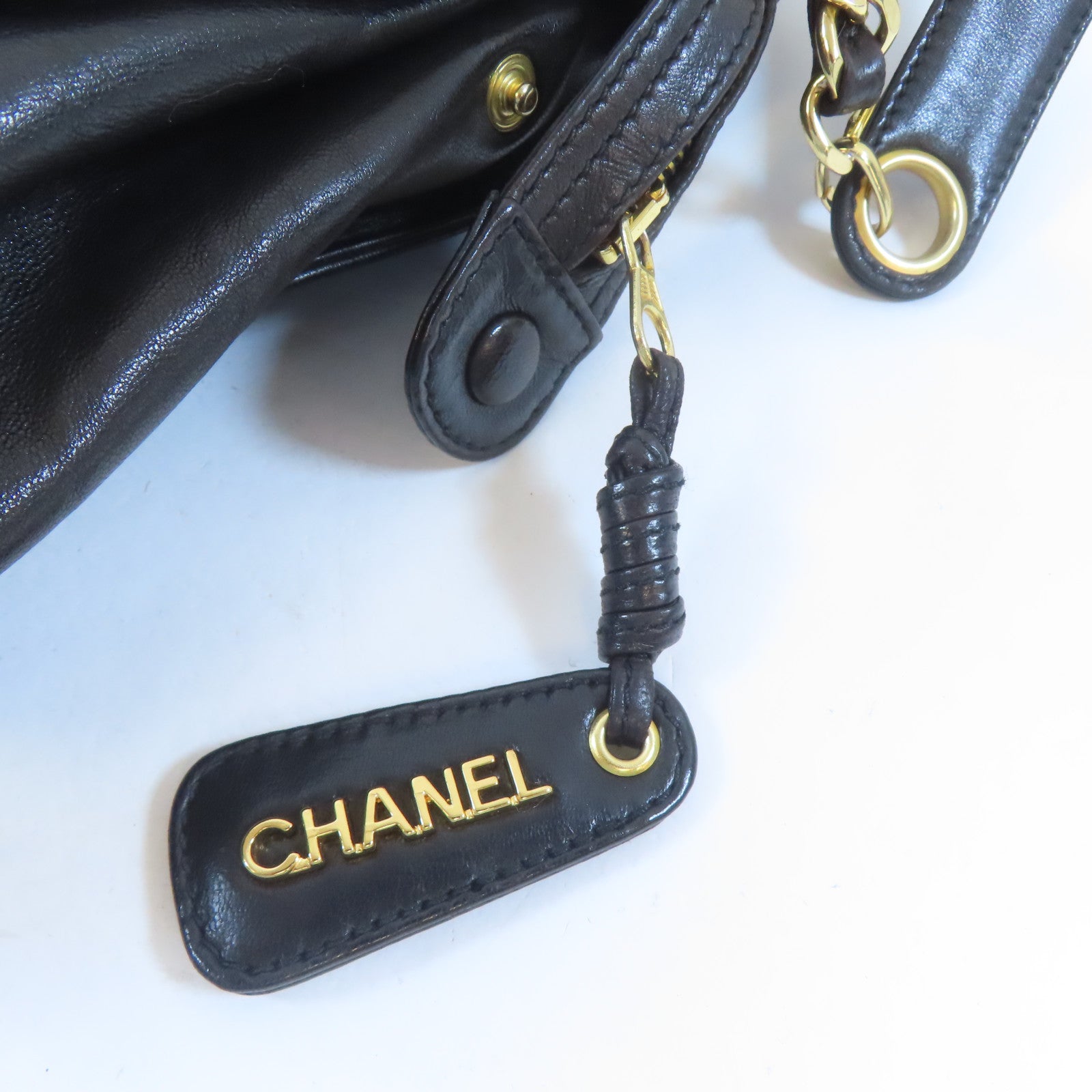 CHANEL 皮革Shoulder Bag金扣肩背袋黑色