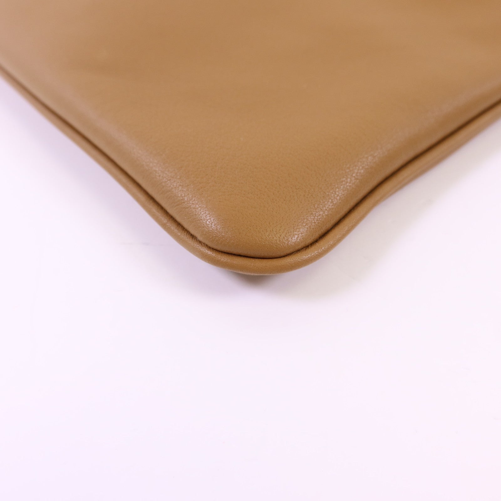 PRADA 牛皮皮革Shoulder Pouch金扣肩背袋