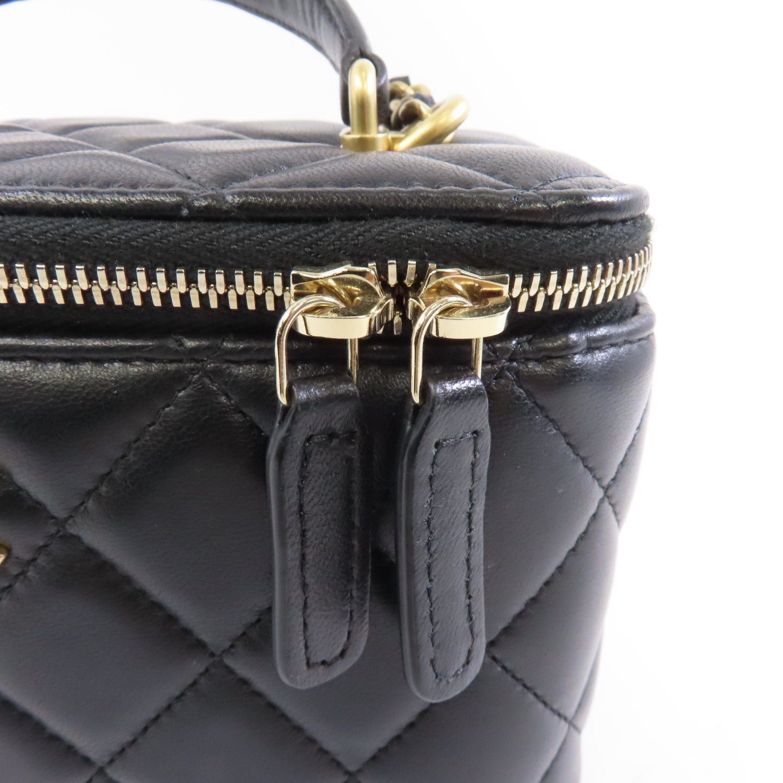 CHANEL 菱格羊皮皮革Vanity Case金扣鏈帶肩背袋黑色