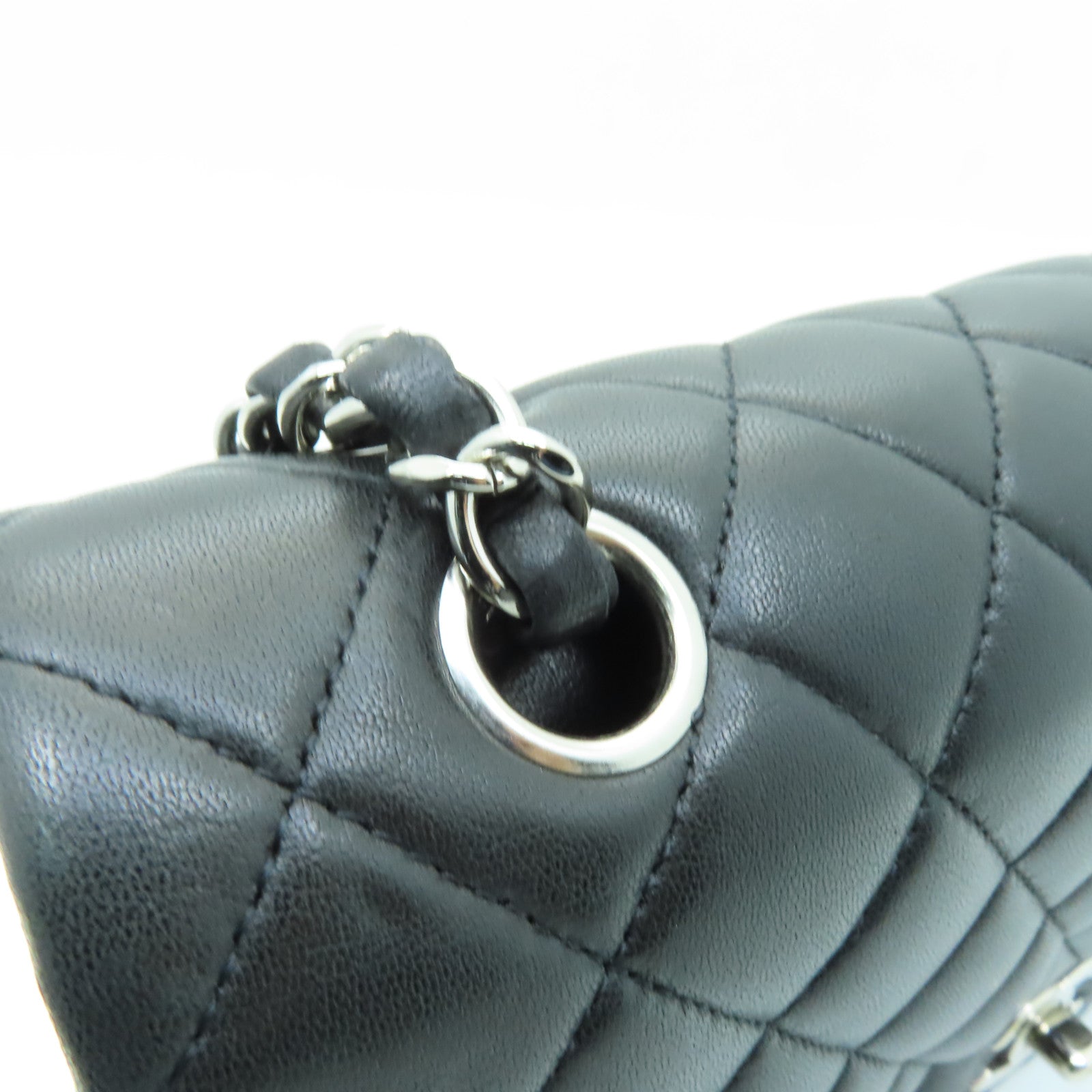 CHANEL 【激減優惠】菱格羊皮皮革Classic 25銀扣鏈帶肩背袋黒色