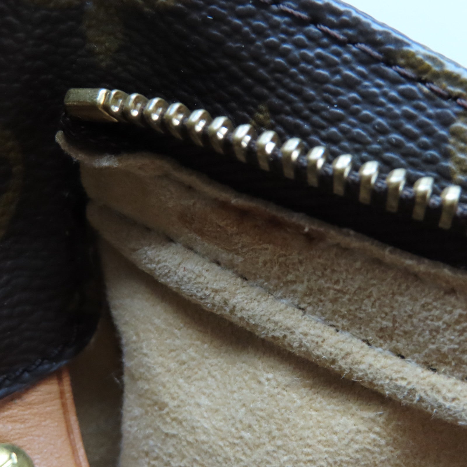 LOUIS VUITTON 【激減優惠】Monogram Looping GM金扣肩背袋啡色