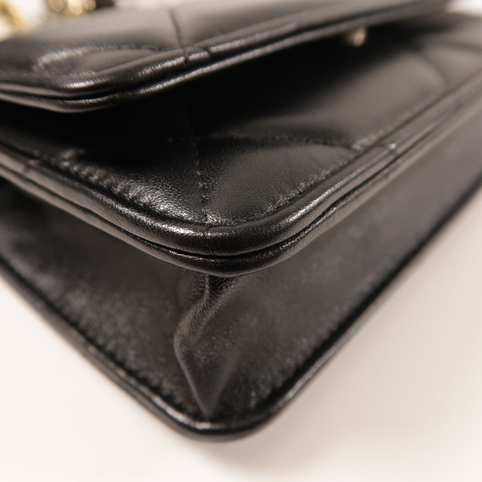 CHANEL 羊皮皮革Matelasse19 Wallet On Chain鏈帶手挽肩背兩用袋