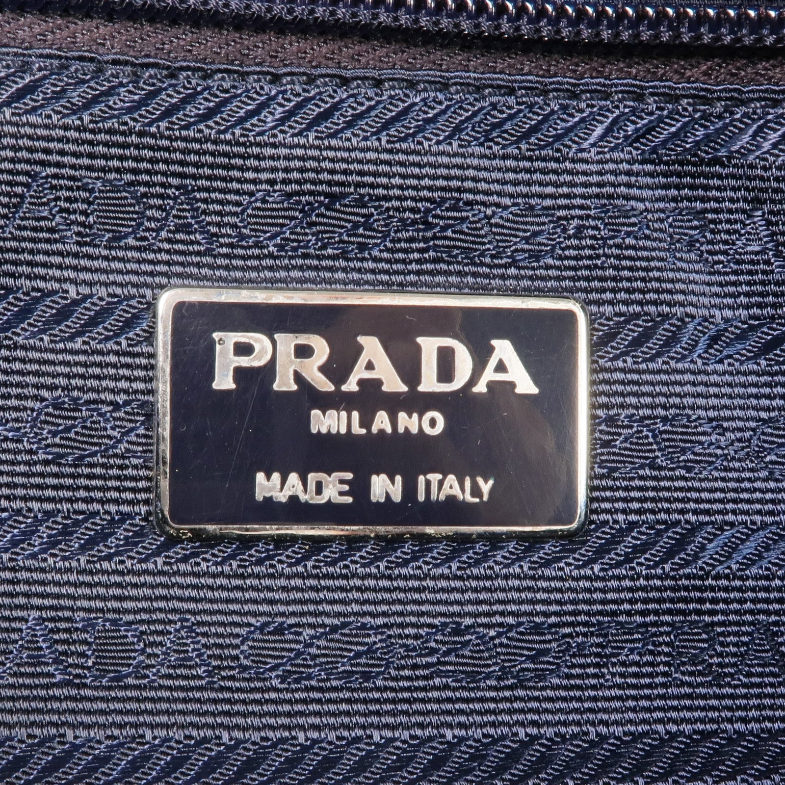 PRADA 尼龍Shoulder Bag銀扣肩背袋