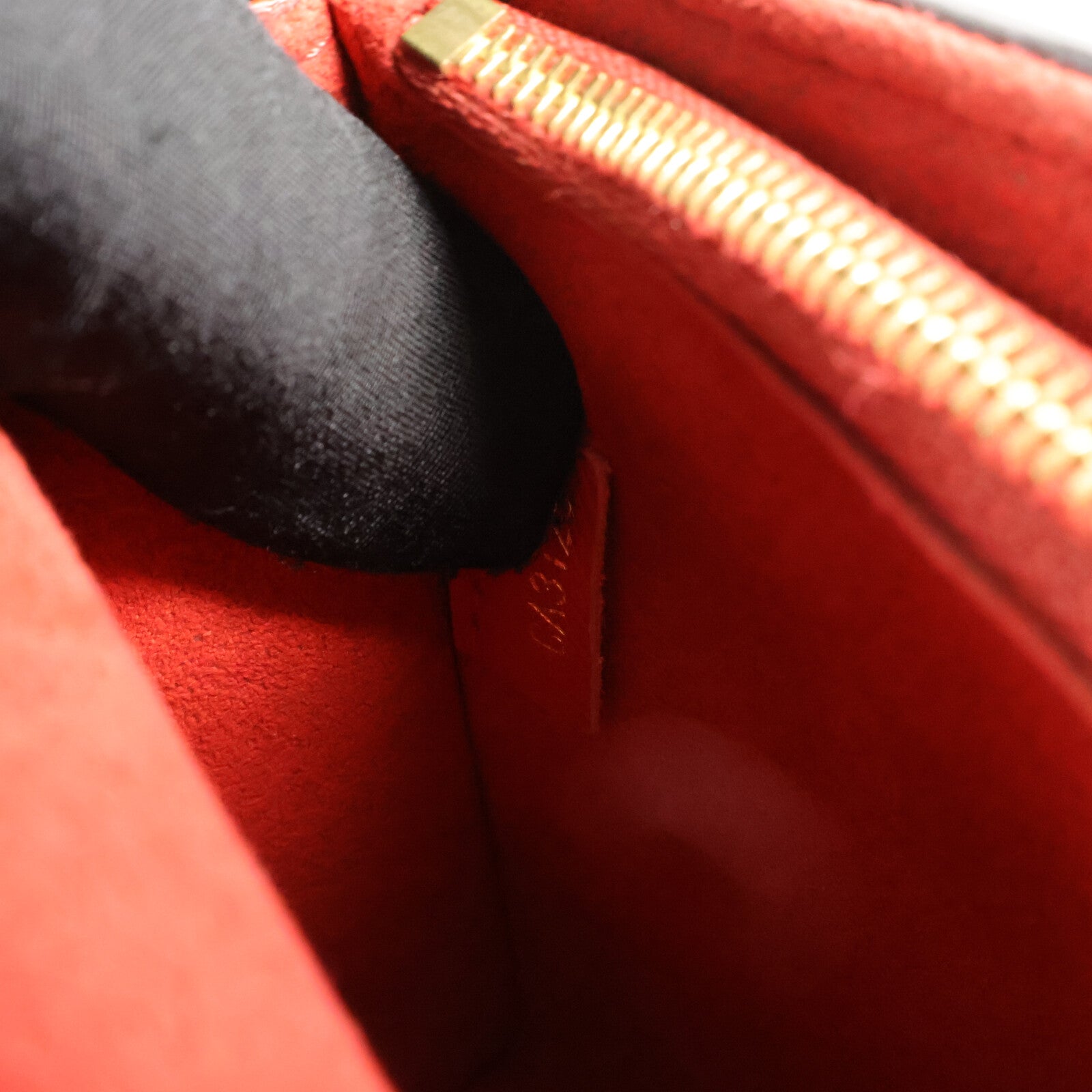 LOUIS VUITTON Monogram Victoire鏈帶肩背袋