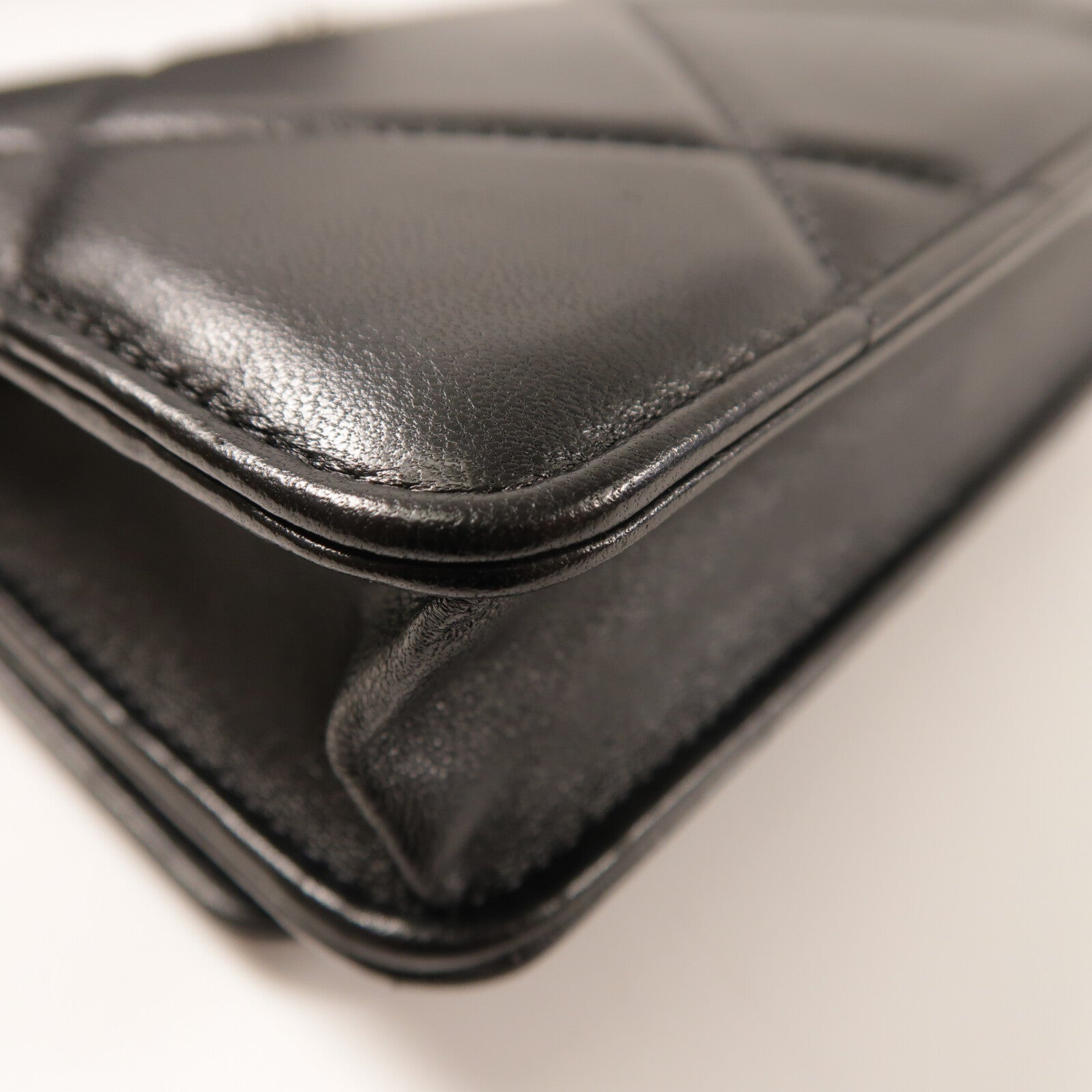 CHANEL 羊皮皮革Matelasse19 Wallet On Chain鏈帶手挽肩背兩用袋