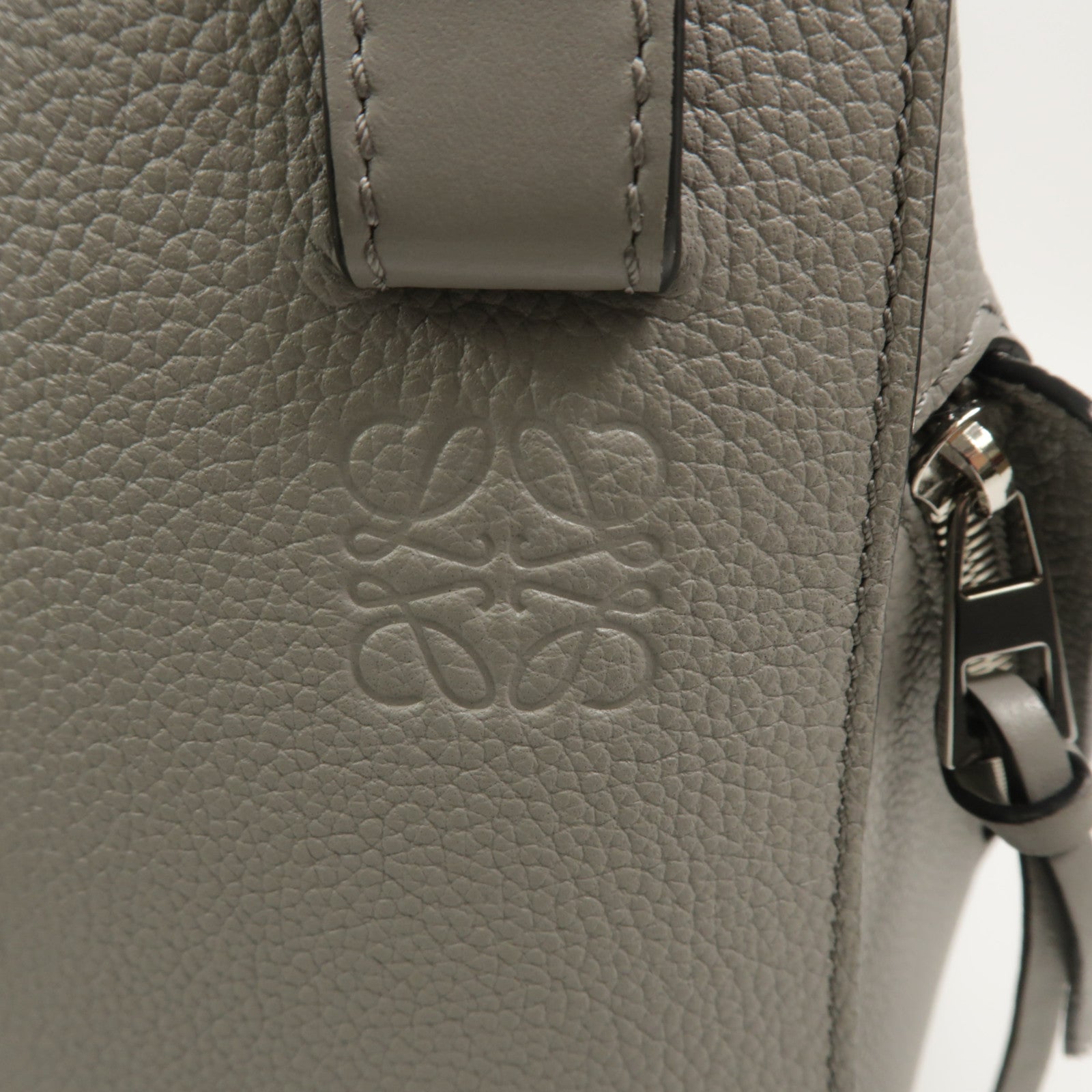 LOEWE 牛皮皮革Hammock Small肩背袋