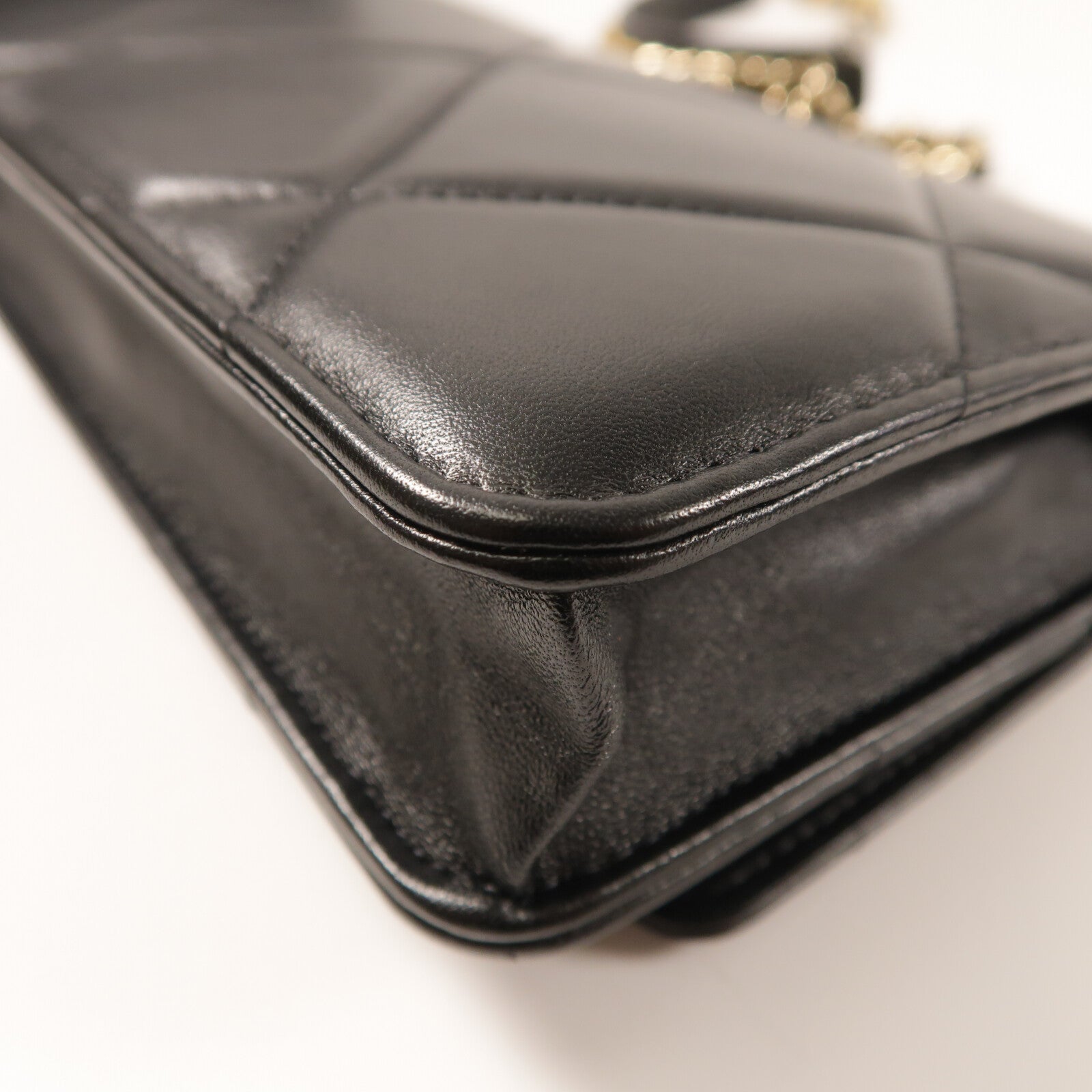 CHANEL 羊皮皮革Matelasse19 Wallet On Chain鏈帶手挽肩背兩用袋