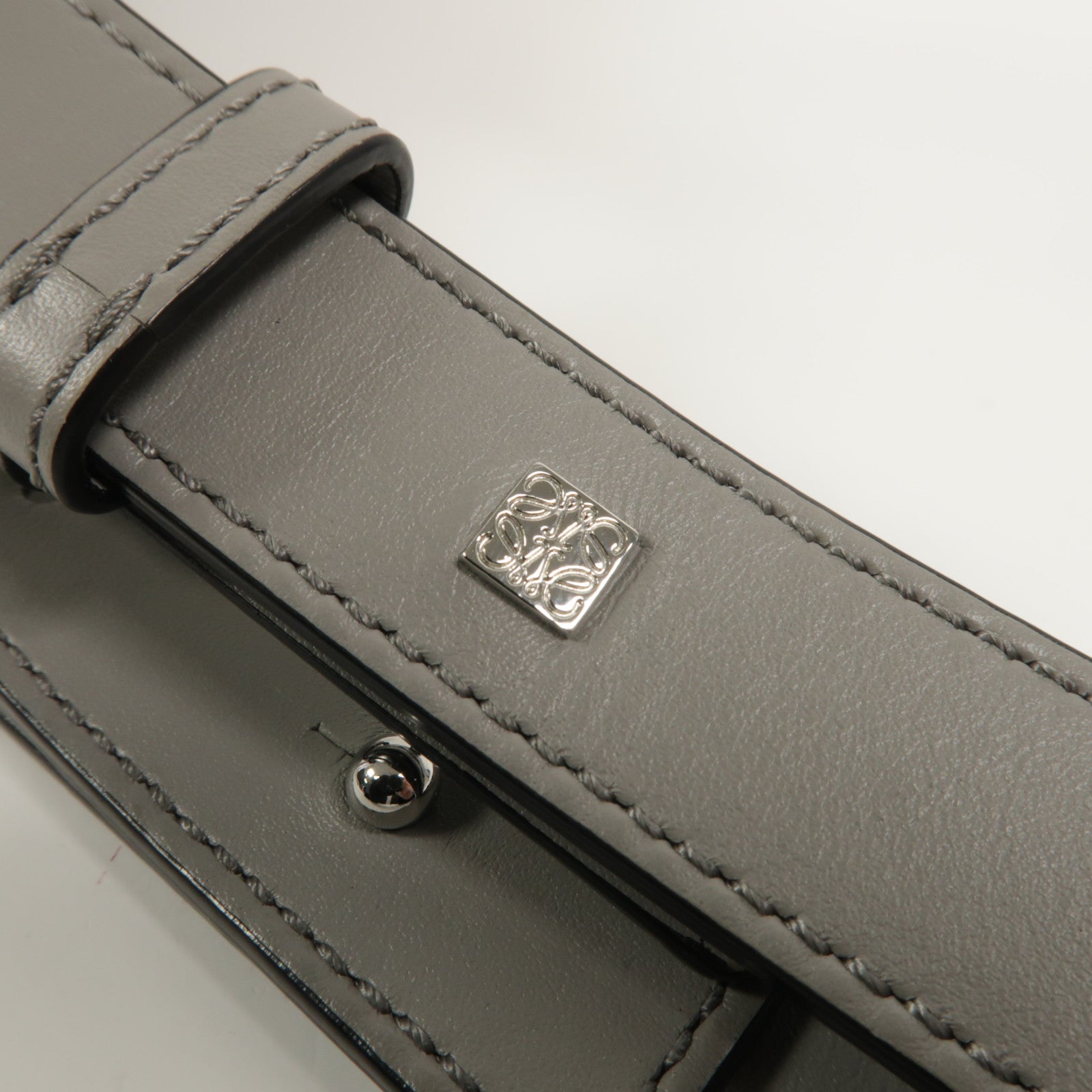 LOEWE 牛皮皮革Hammock Small肩背袋
