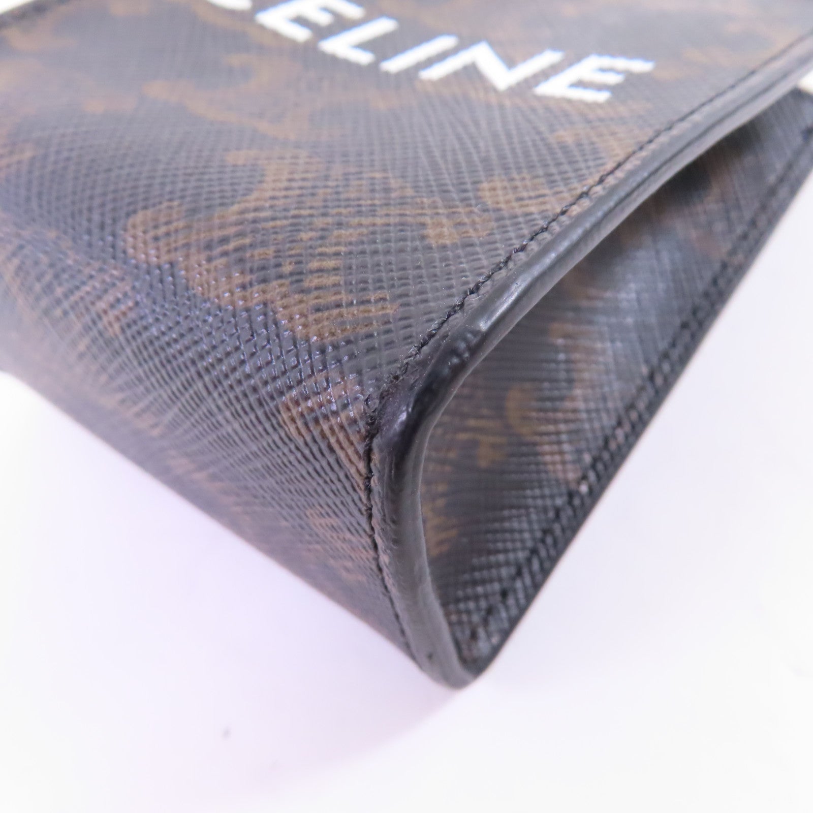CELINE Triomphe帆布Micro Vertical Charm金扣掛飾