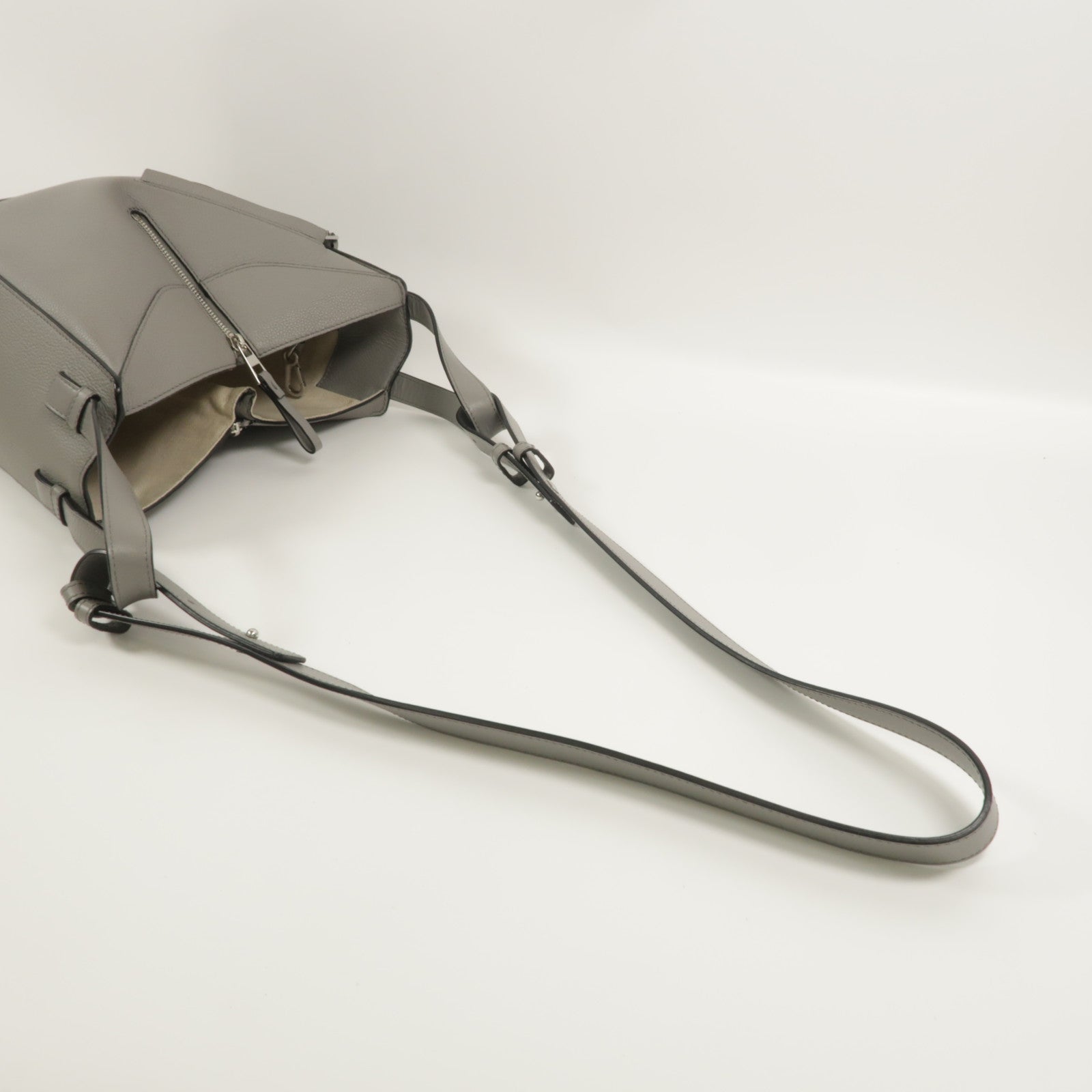 LOEWE 牛皮皮革Hammock Small肩背袋