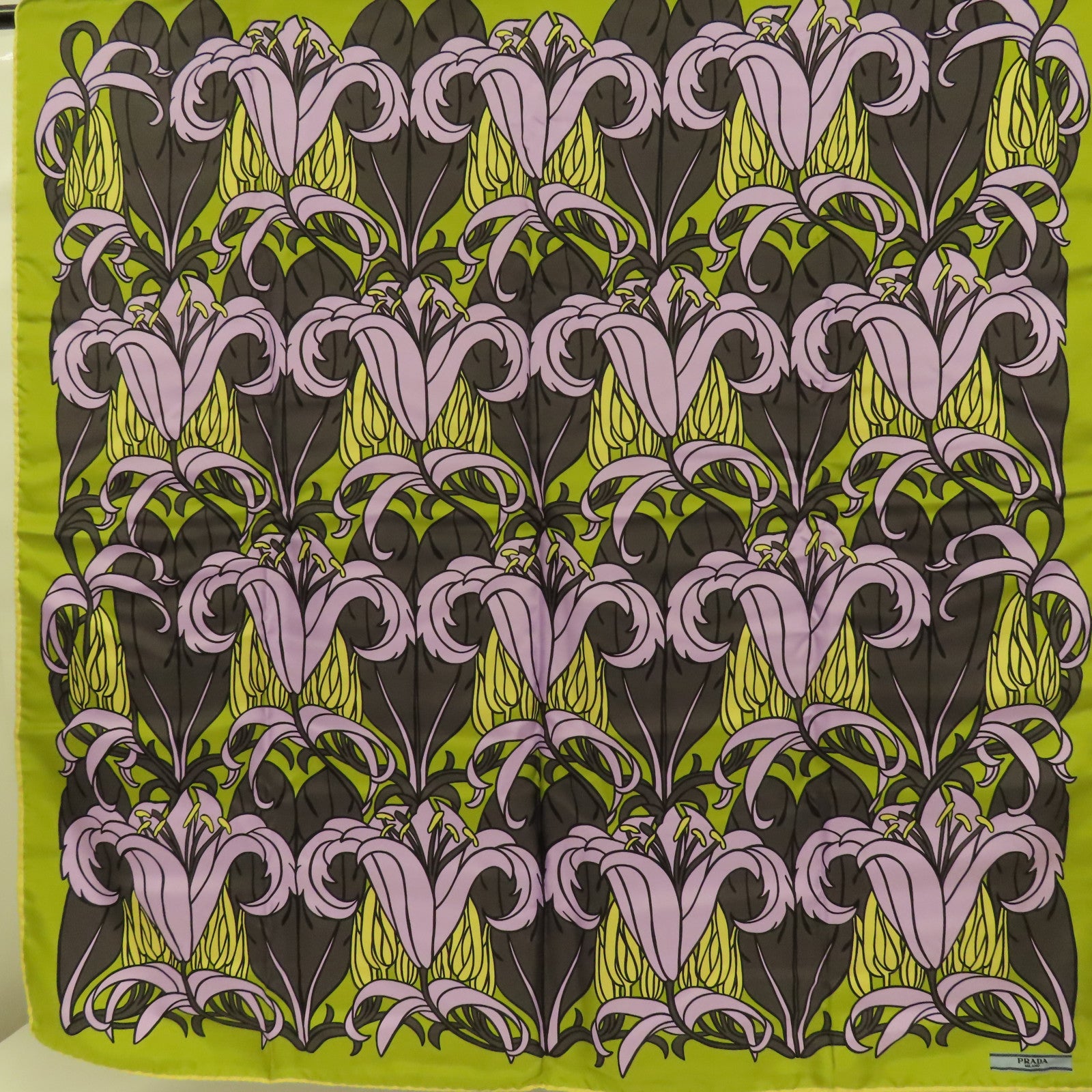 PRADA 絲質Scarf圍巾