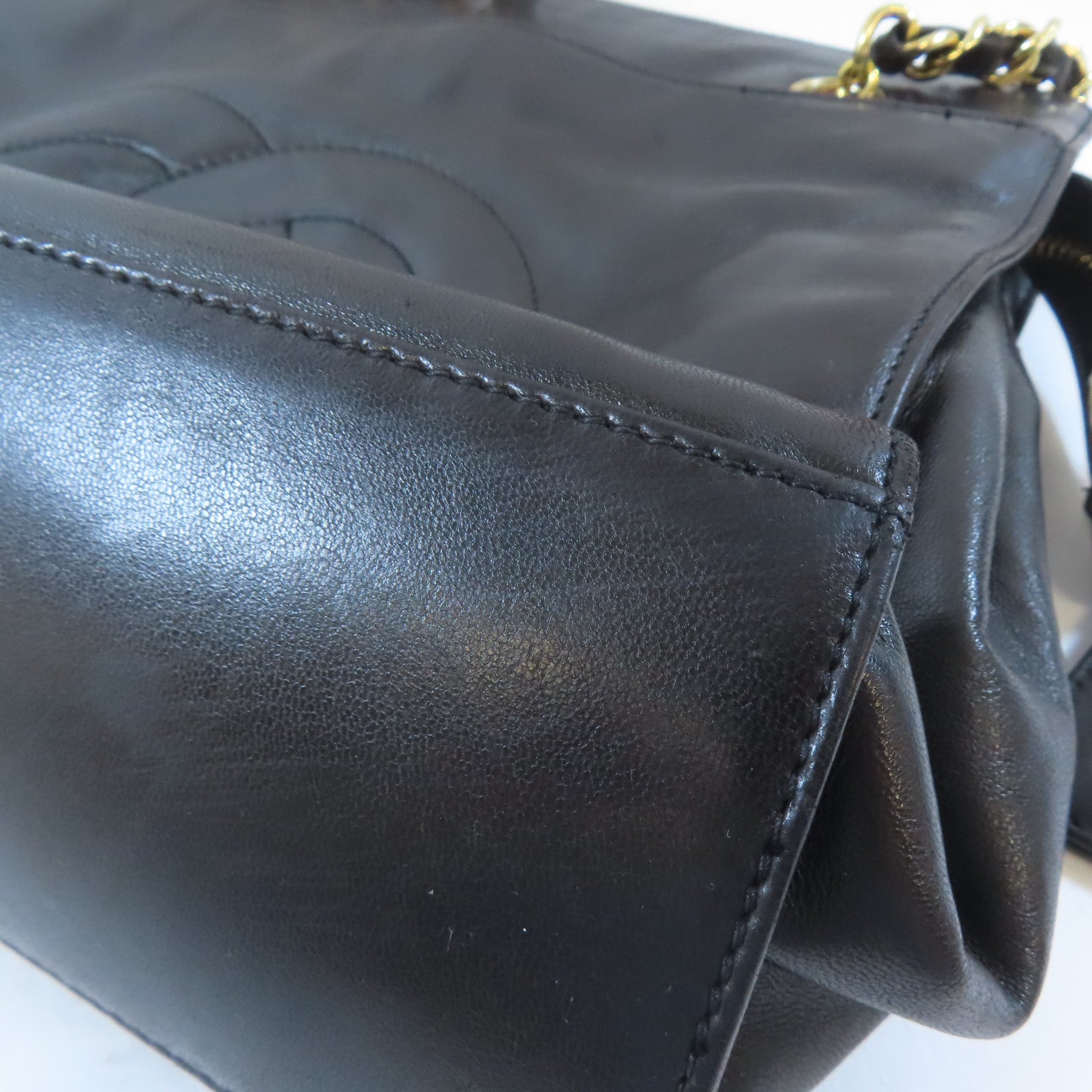 CHANEL 皮革Shoulder Bag金扣肩背袋黑色