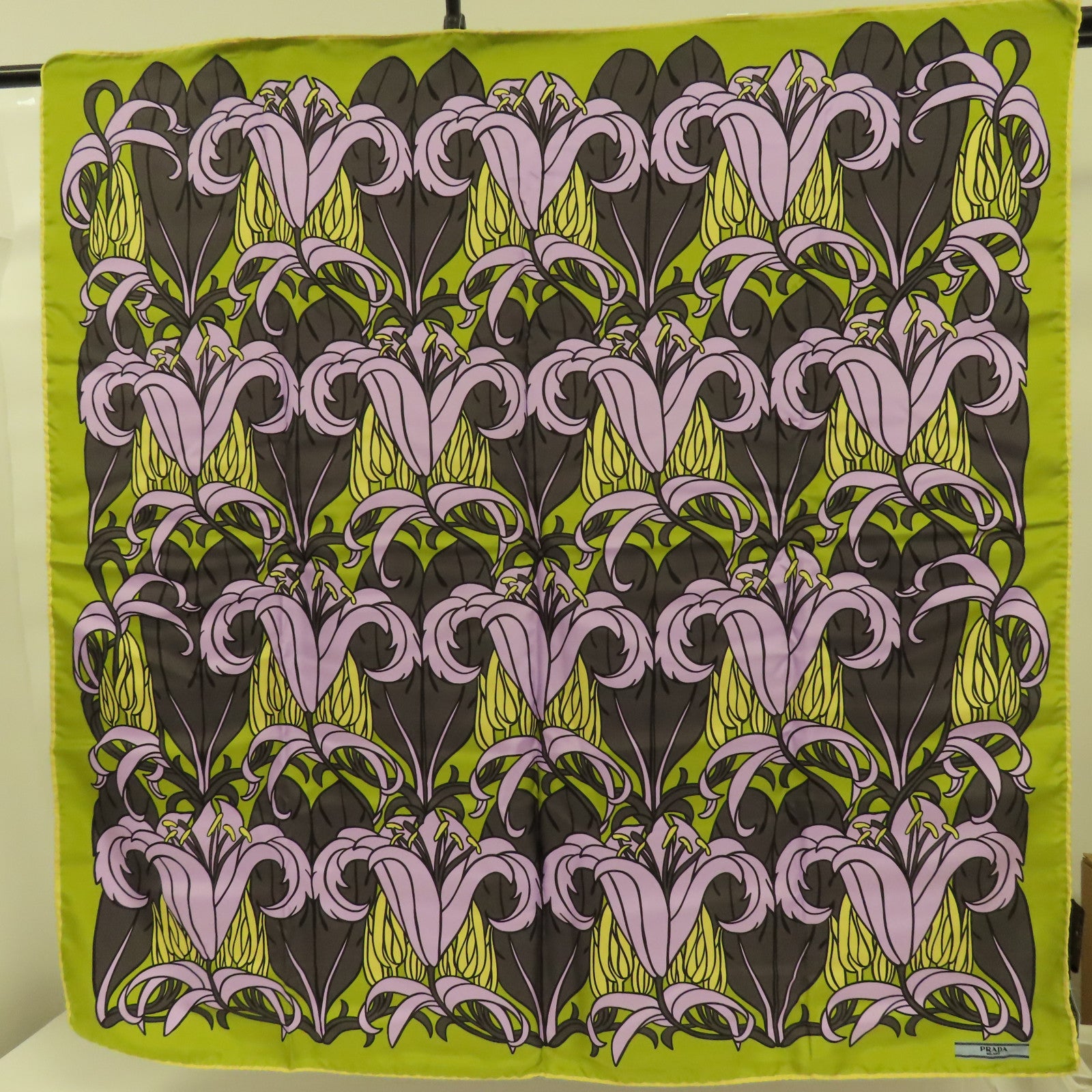 PRADA 絲質Scarf圍巾