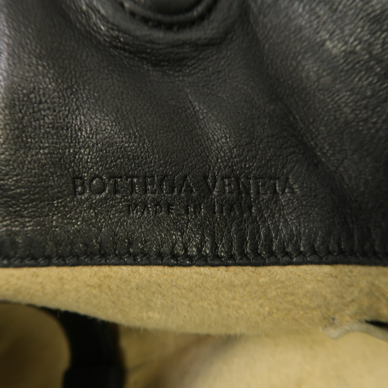 BOTTEGA VENETA 織紋皮革Shoulder Bag銀扣肩背袋黑色