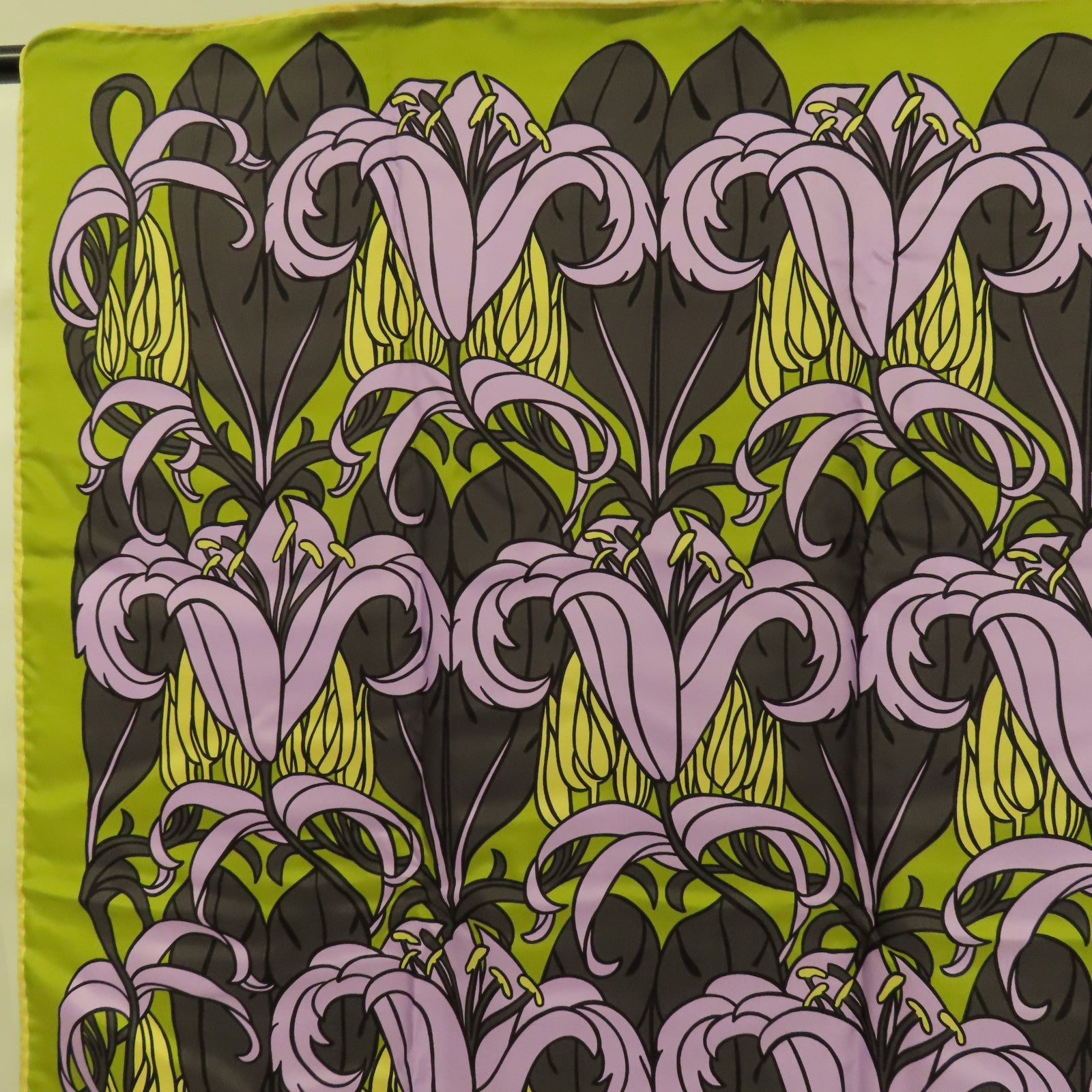 PRADA 絲質Scarf圍巾