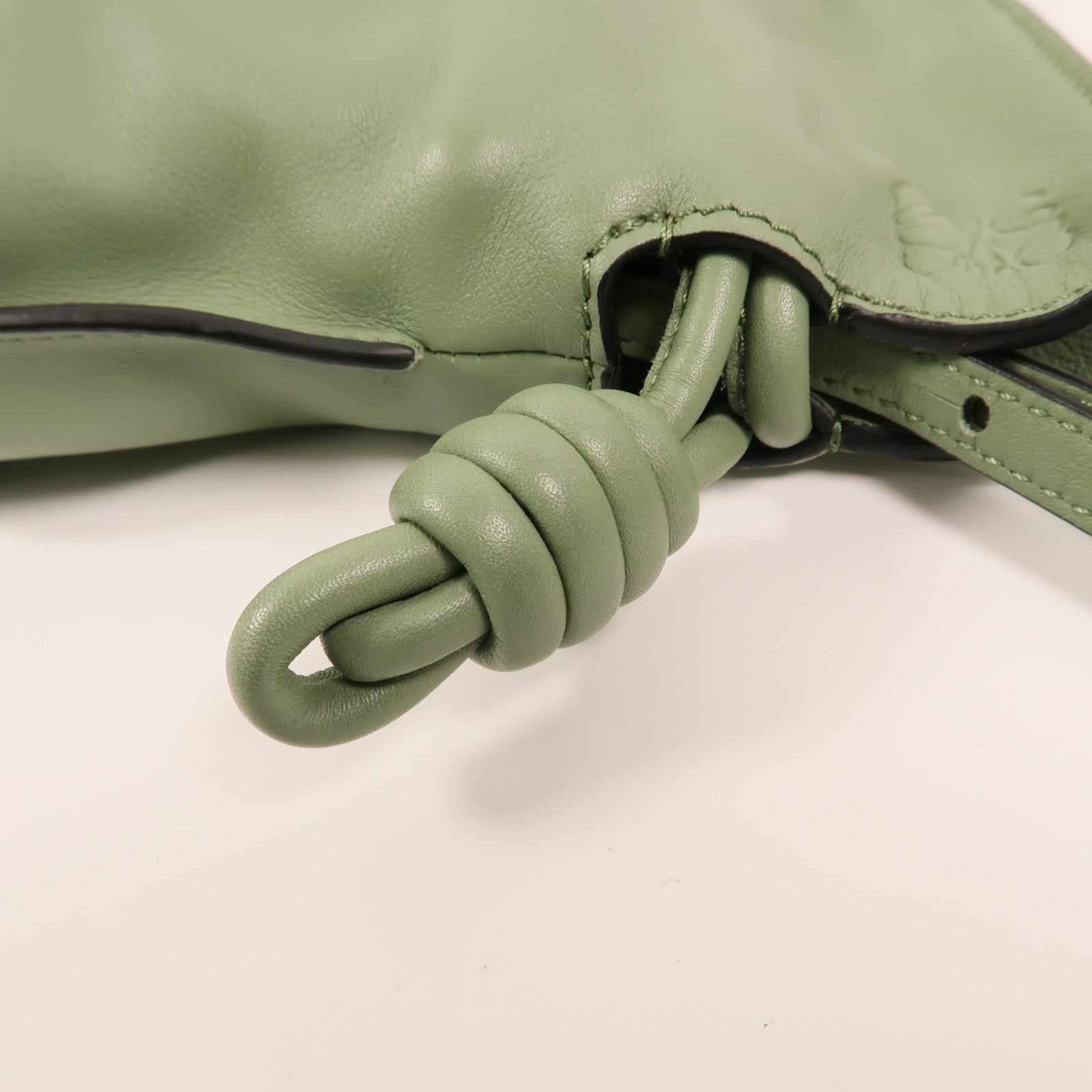 LOEWE 牛皮皮革Mini Flamenco金扣肩背袋