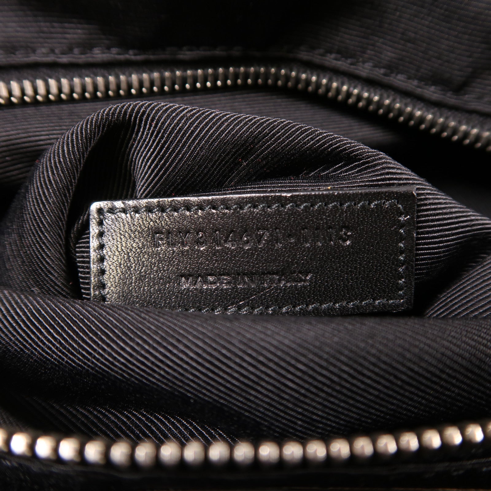 YVES SAINT LAURENT 牛皮皮革Backpack銀扣背包