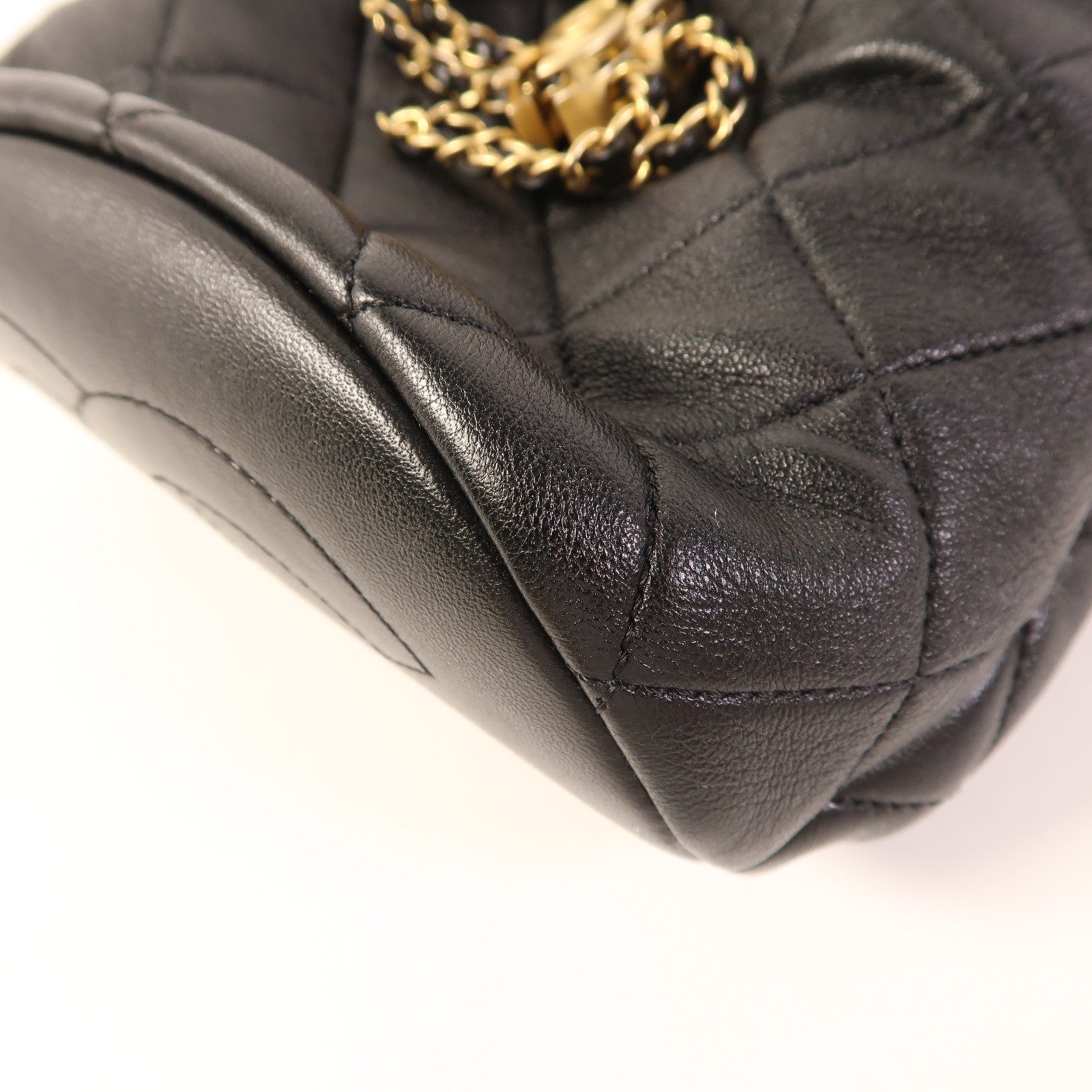 CHANEL 羊皮皮革Bucket Bag With Pearl Handle金扣手挽肩背兩用袋