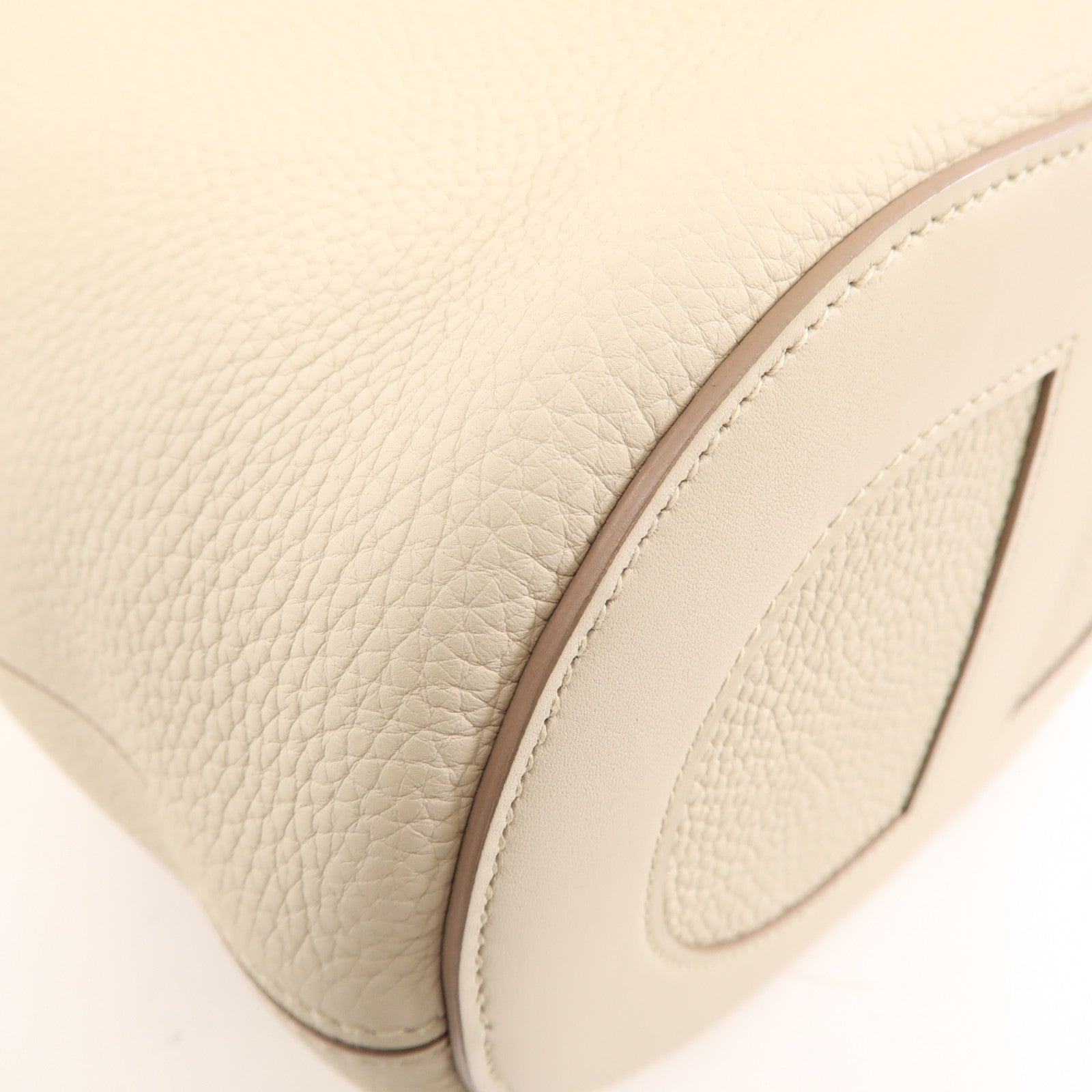 HERMES Clemence皮革In The Loop 23金扣手挽袋Benton/白色