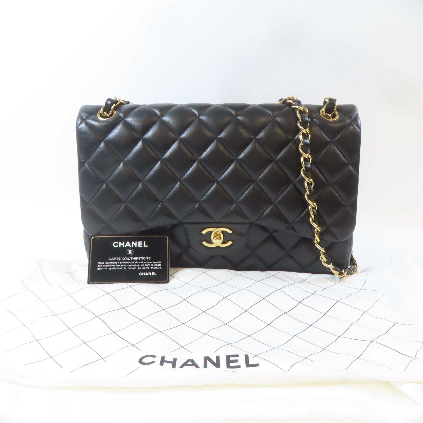 CHANEL 菱格羊皮皮革Classic Jumbo Bag金扣鏈帶肩背袋黑色