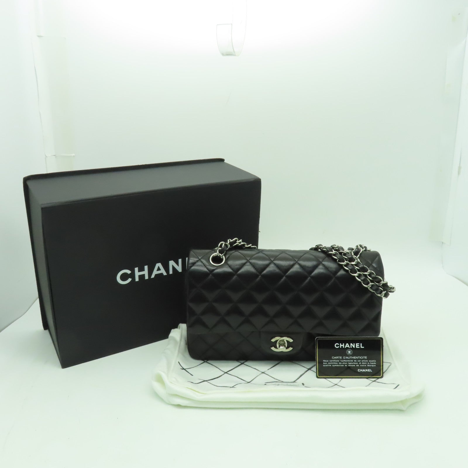 CHANEL 【清倉大減價】菱格羊皮皮革Classic 25銀扣鏈帶肩背袋黑色