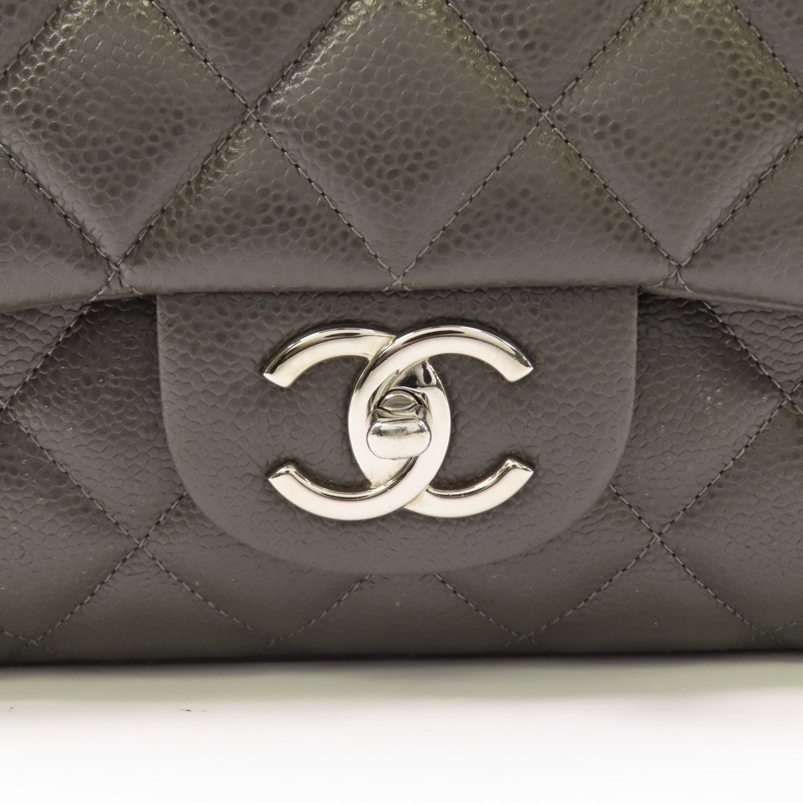 CHANEL 【激減優惠】牛皮皮革Maxi Classic銀扣鏈帶肩背袋
