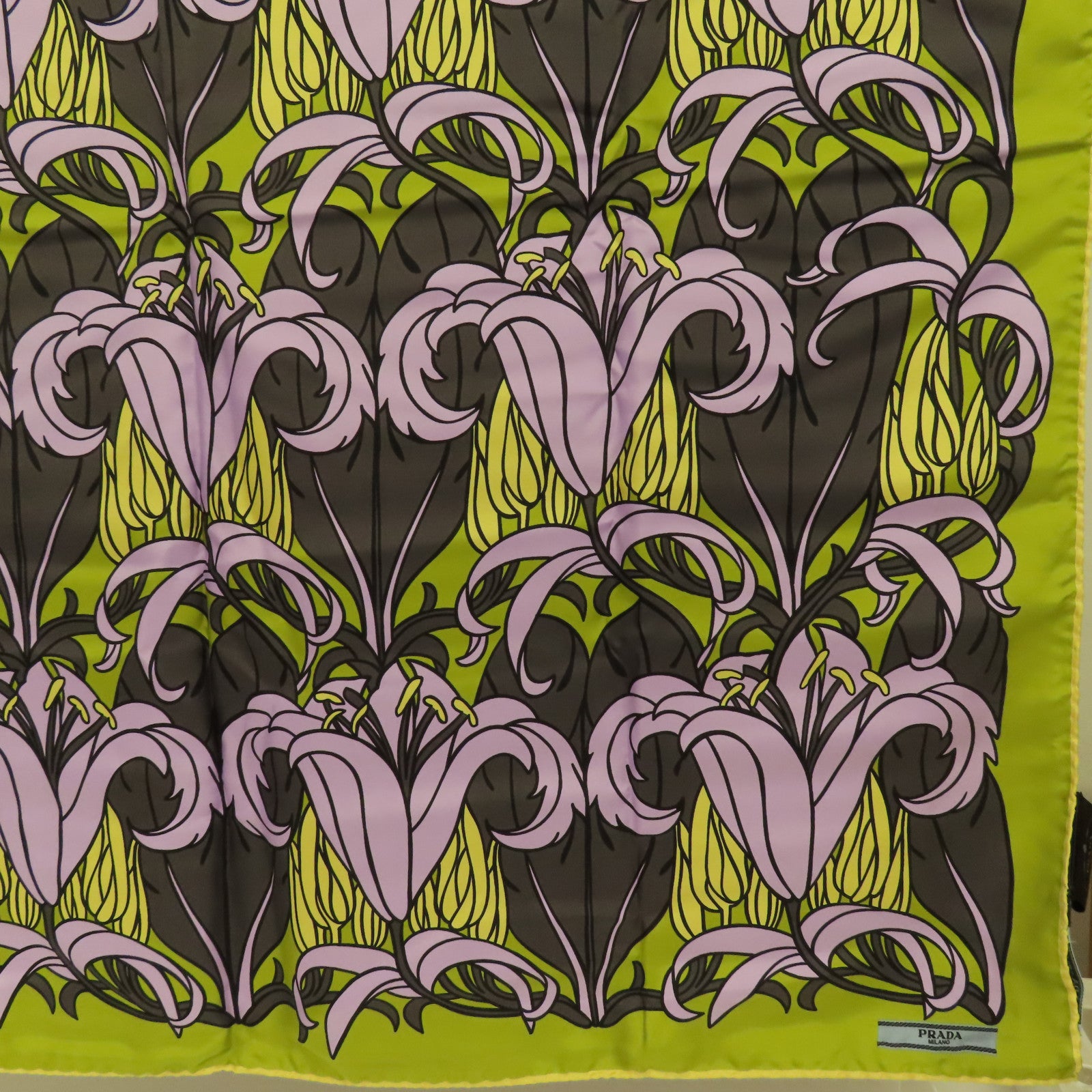PRADA 絲質Scarf圍巾