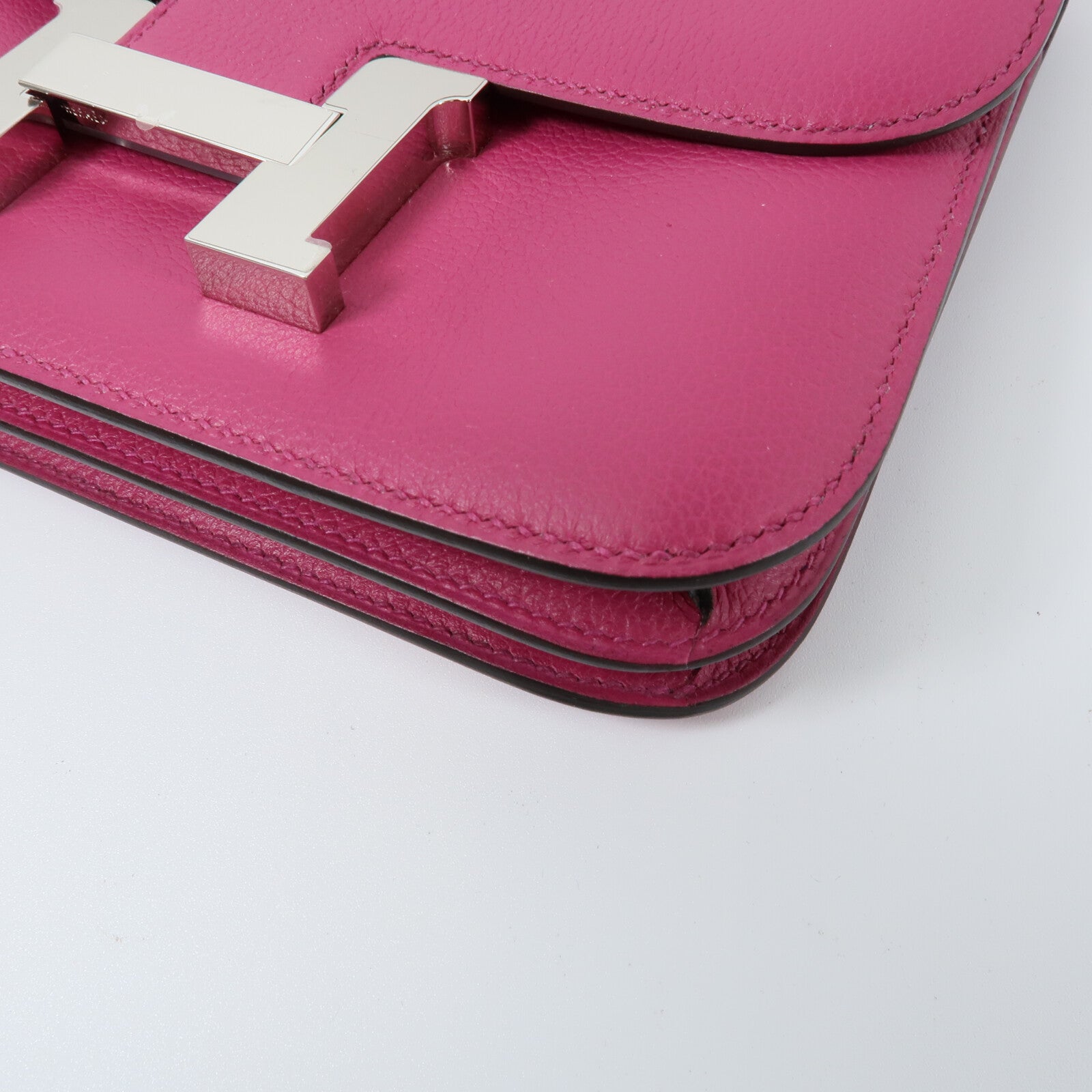 HERMES Evercolor皮革Constance Mini肩背袋Rose Pourpre