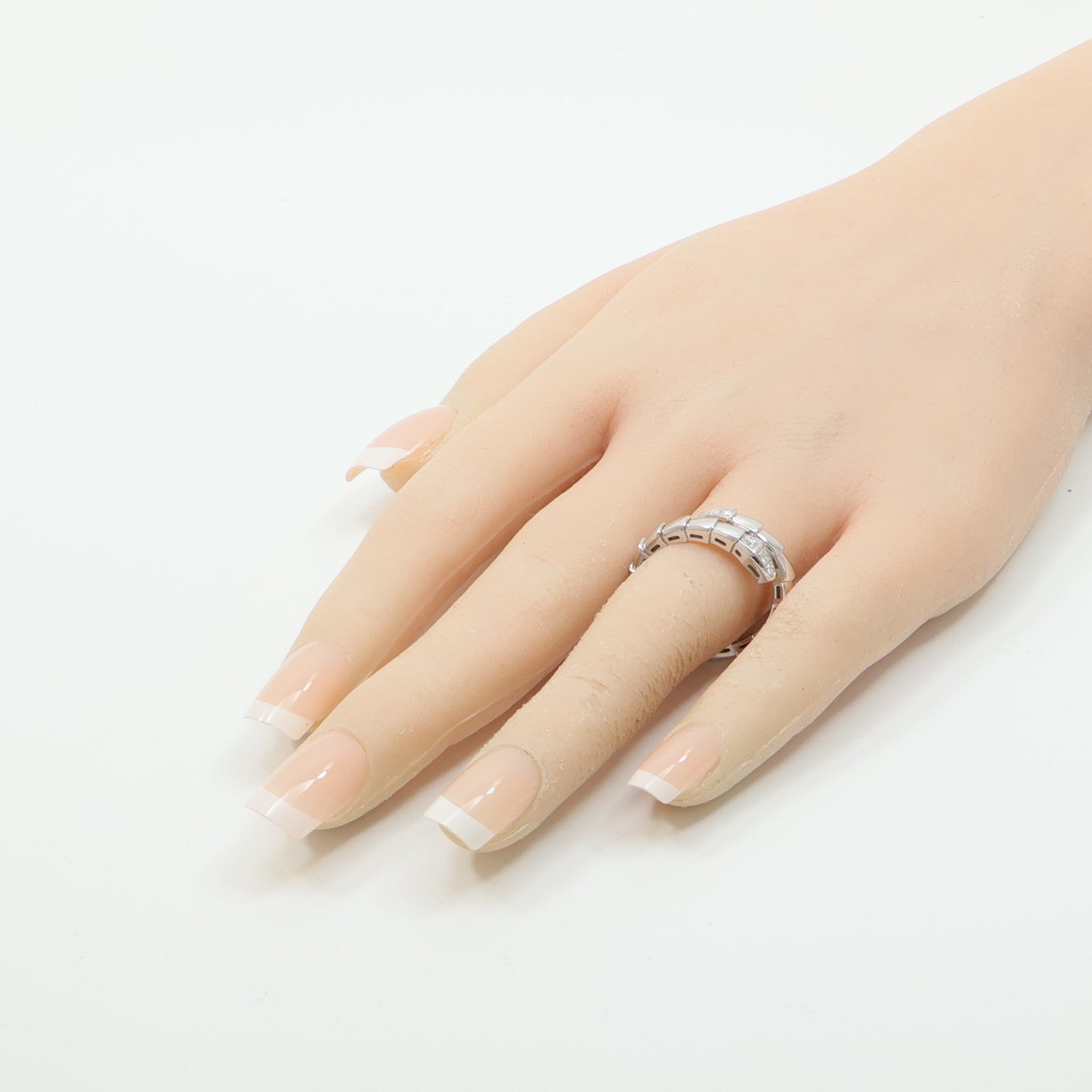 BVLGARI 18K白金Serpenti Viper Ring鑽石戒指