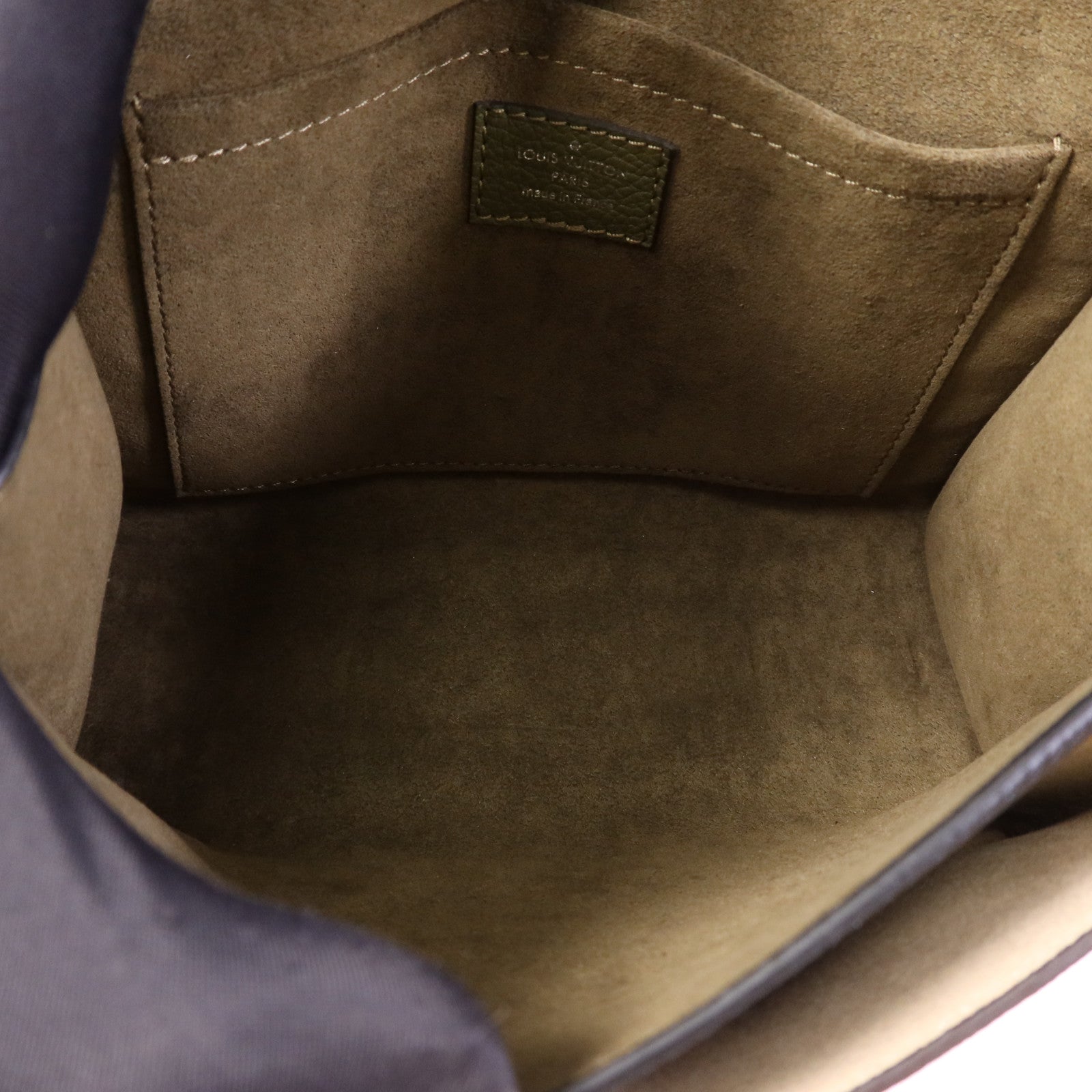 LOUIS VUITTON 牛皮皮革My Lock Me銀扣鏈帶肩背袋
