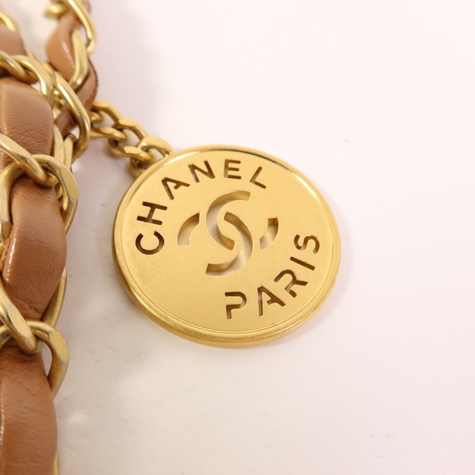 CHANEL 牛皮皮革Chanel 22金扣鏈帶肩背袋