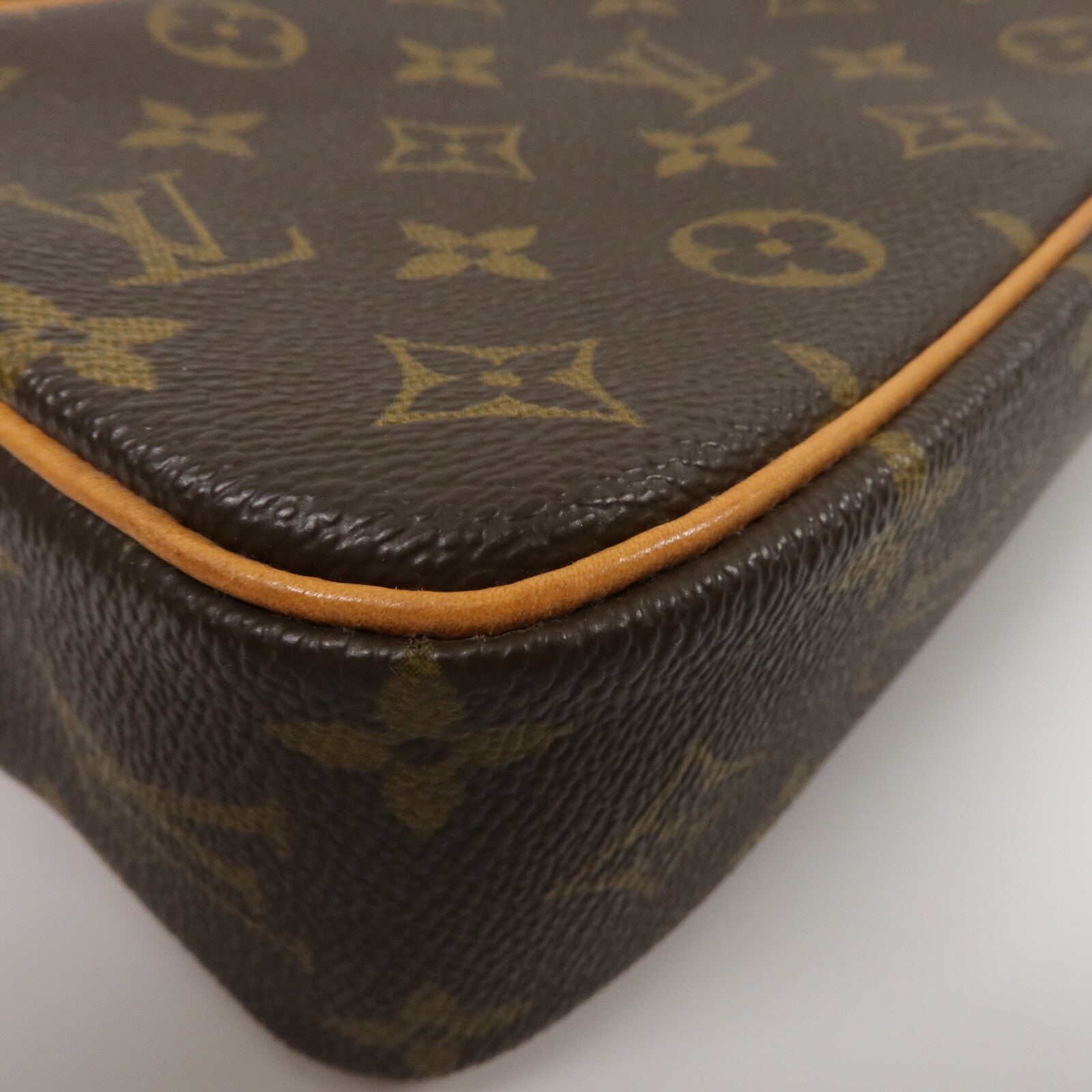 LOUIS VUITTON Monogram Pochette Cite肩背袋