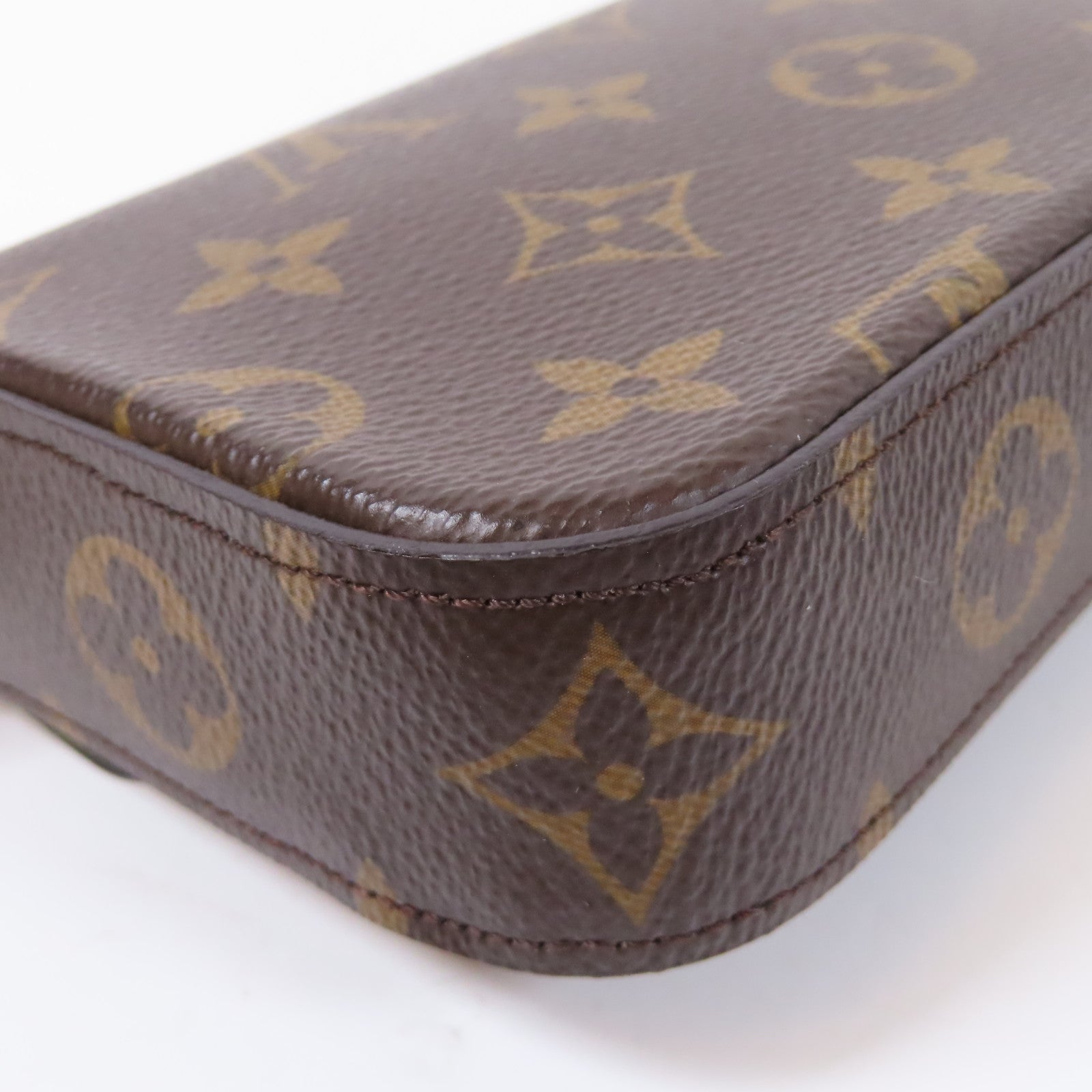 LOUIS VUITTON Monogram Mini Pochette Accessoires金扣肩背袋啡色