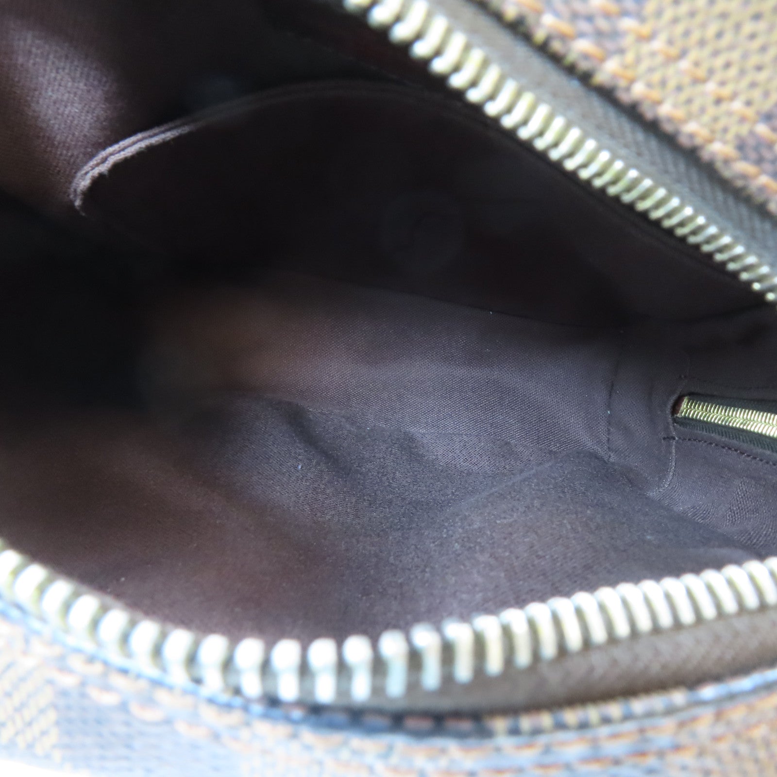 LOUIS VUITTON Damier Olav金扣肩背袋啡色