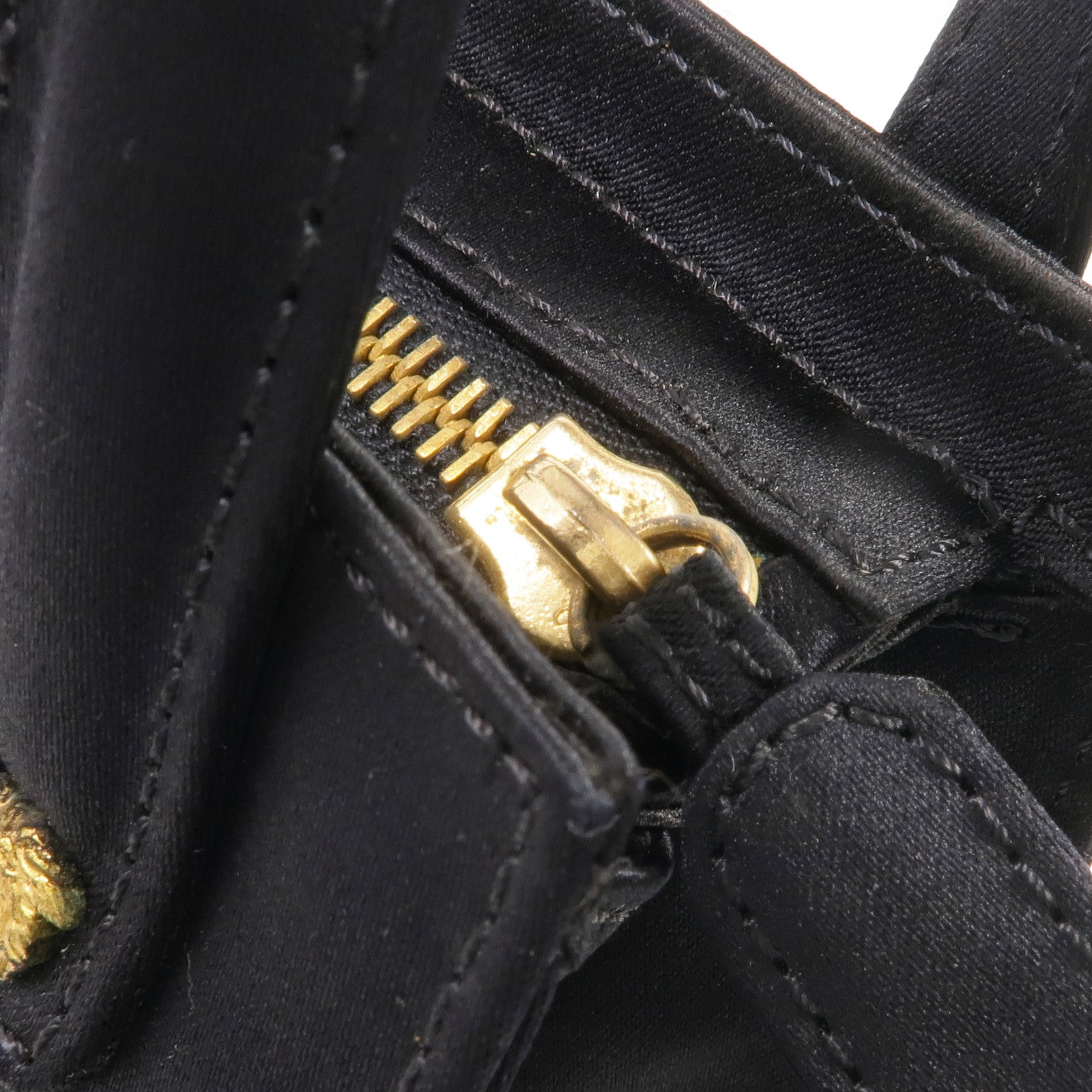 VERSACE Satin Fabric Handbag金扣手挽袋