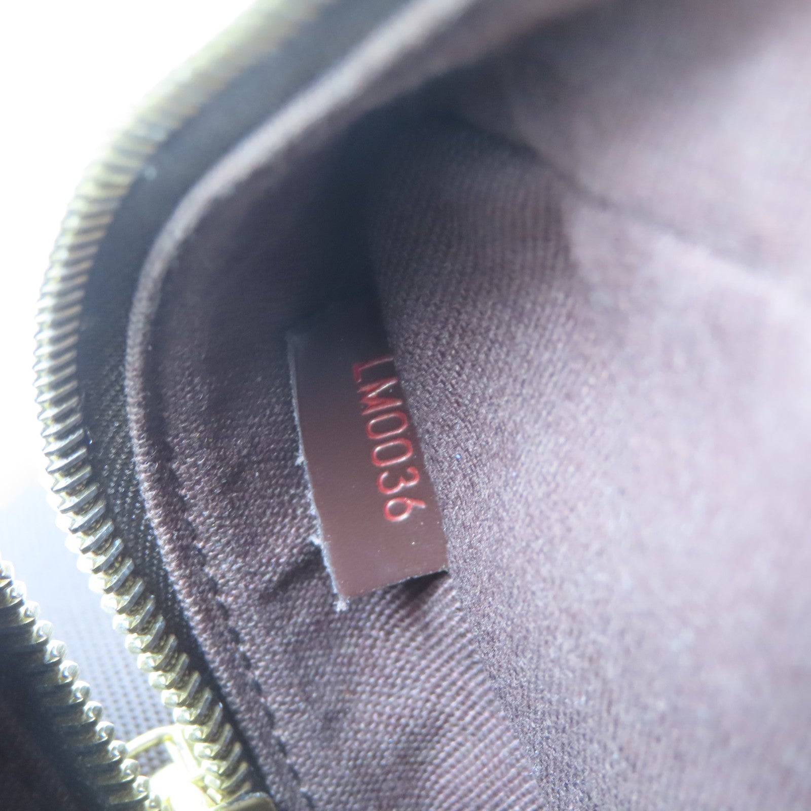 LOUIS VUITTON Damier Olav金扣肩背袋啡色