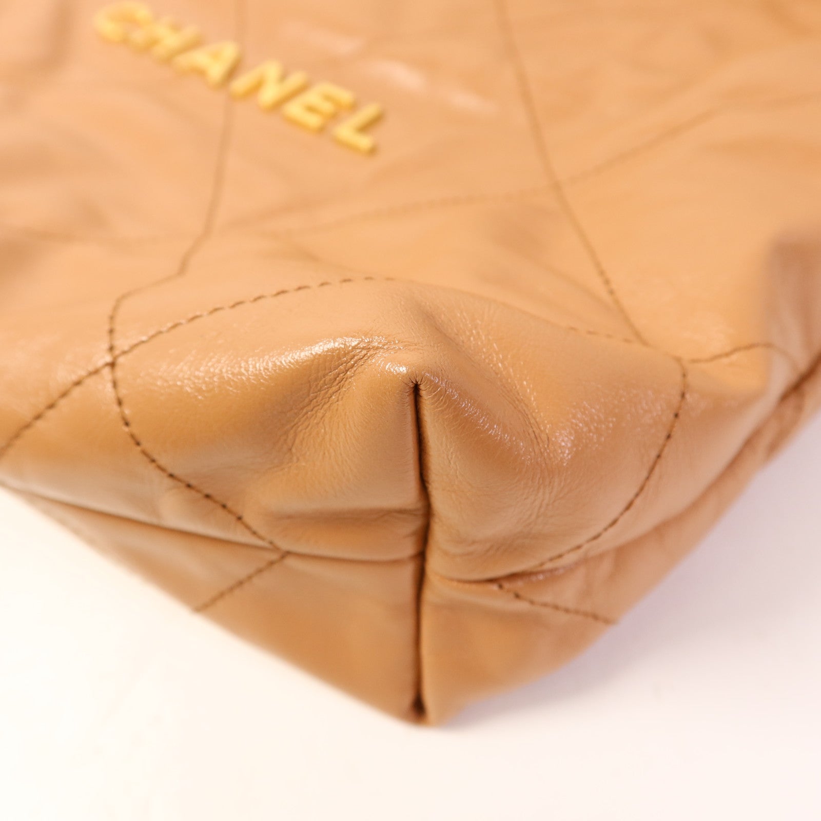 CHANEL 牛皮皮革Chanel 22金扣鏈帶肩背袋