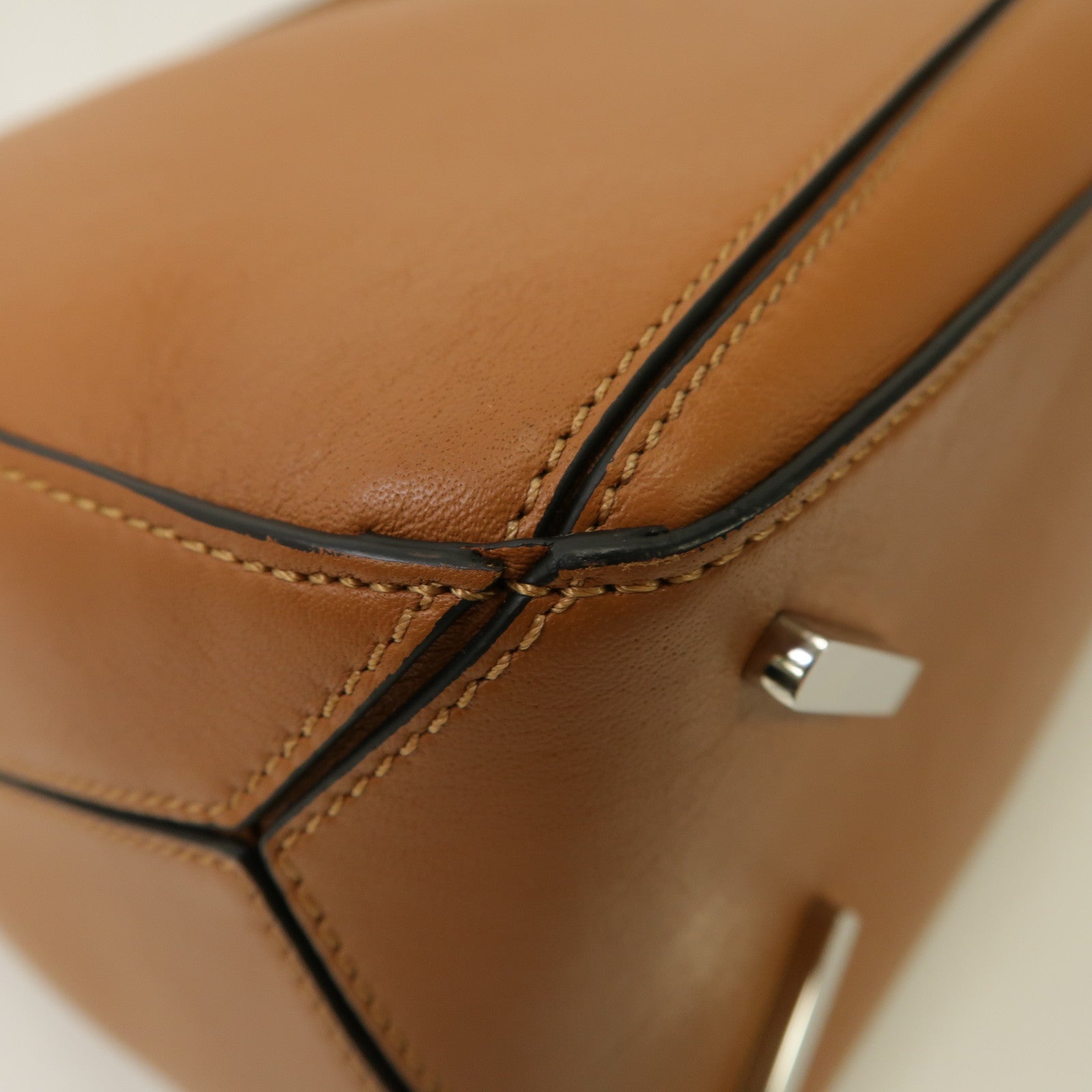 LOEWE 牛皮皮革Puzzle Medium銀扣手挽肩背兩用袋啡色