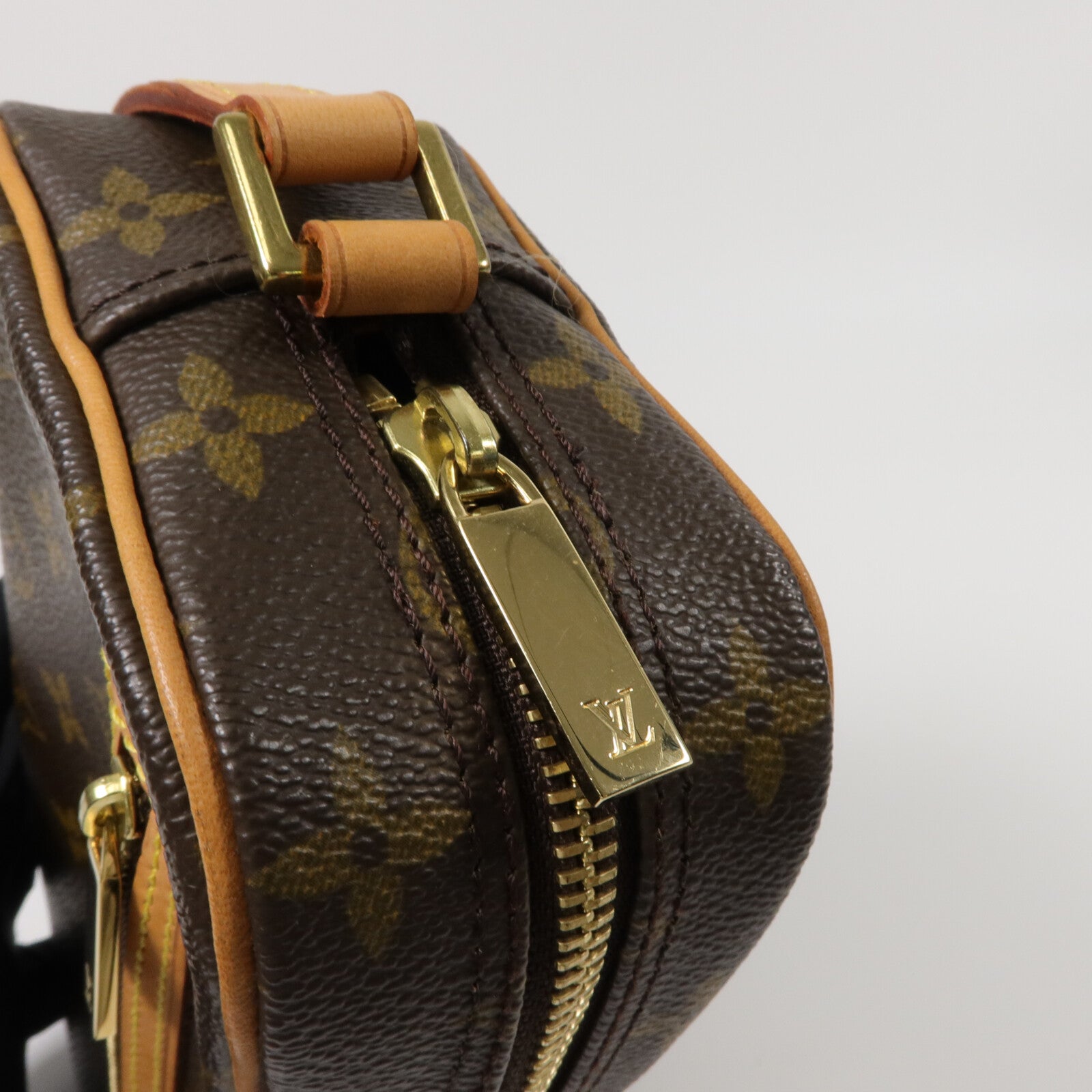 LOUIS VUITTON Monogram Pochette Cite肩背袋