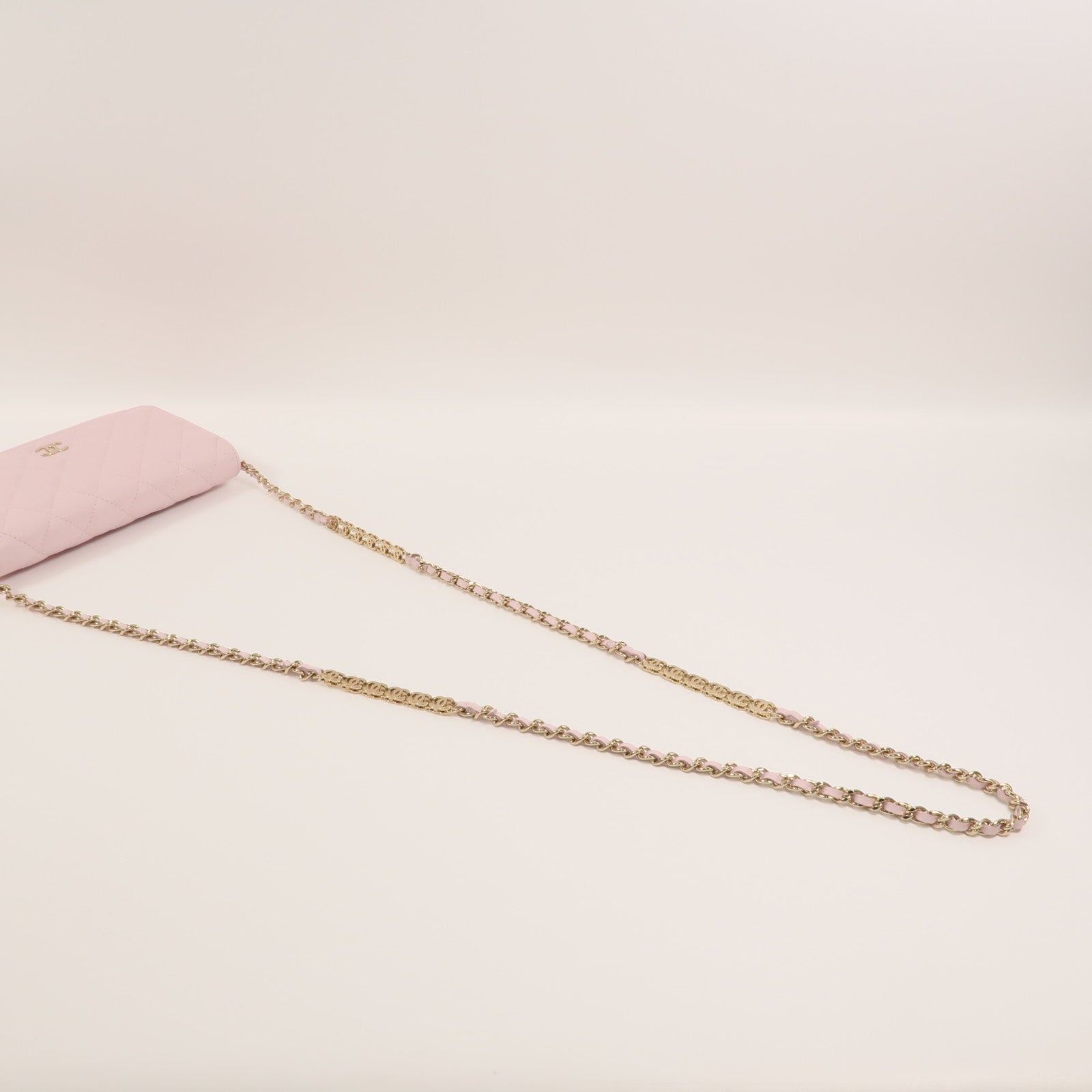 CHANEL 牛皮皮革WOC Wallet On Chain鏈帶肩背袋