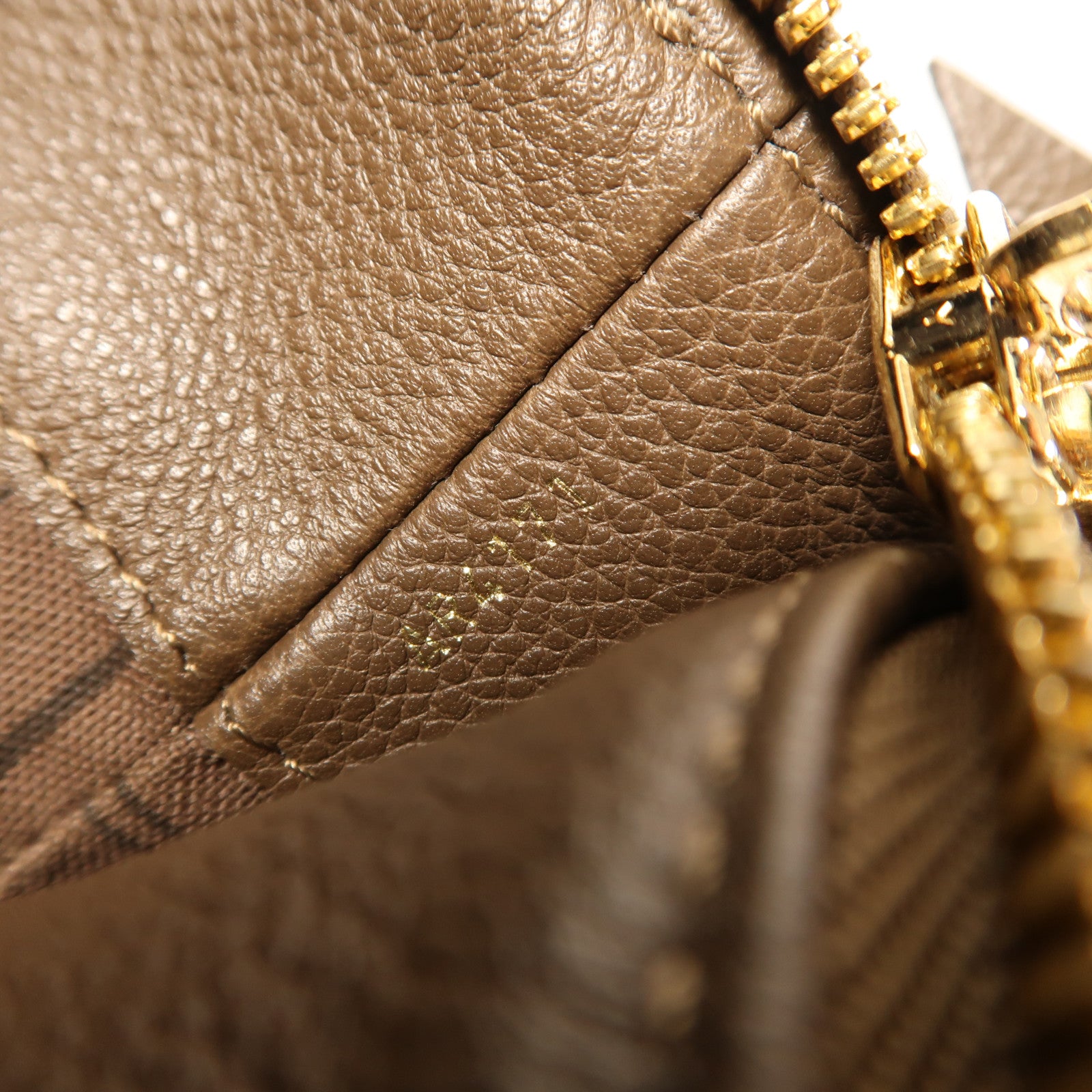 LOUIS VUITTON Monogram Empreinte Audacieuse MM金扣手挽肩背兩用袋