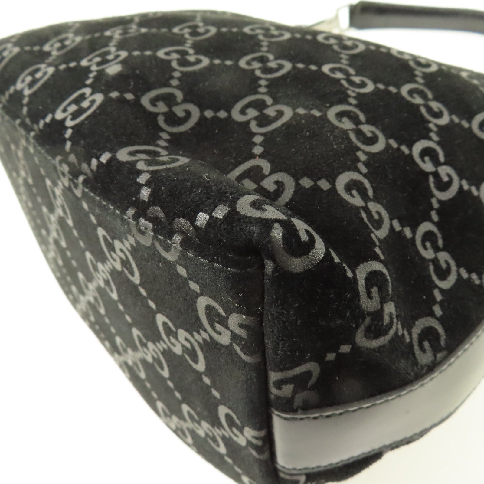 GUCCI 絨布Rare銀扣手挽袋