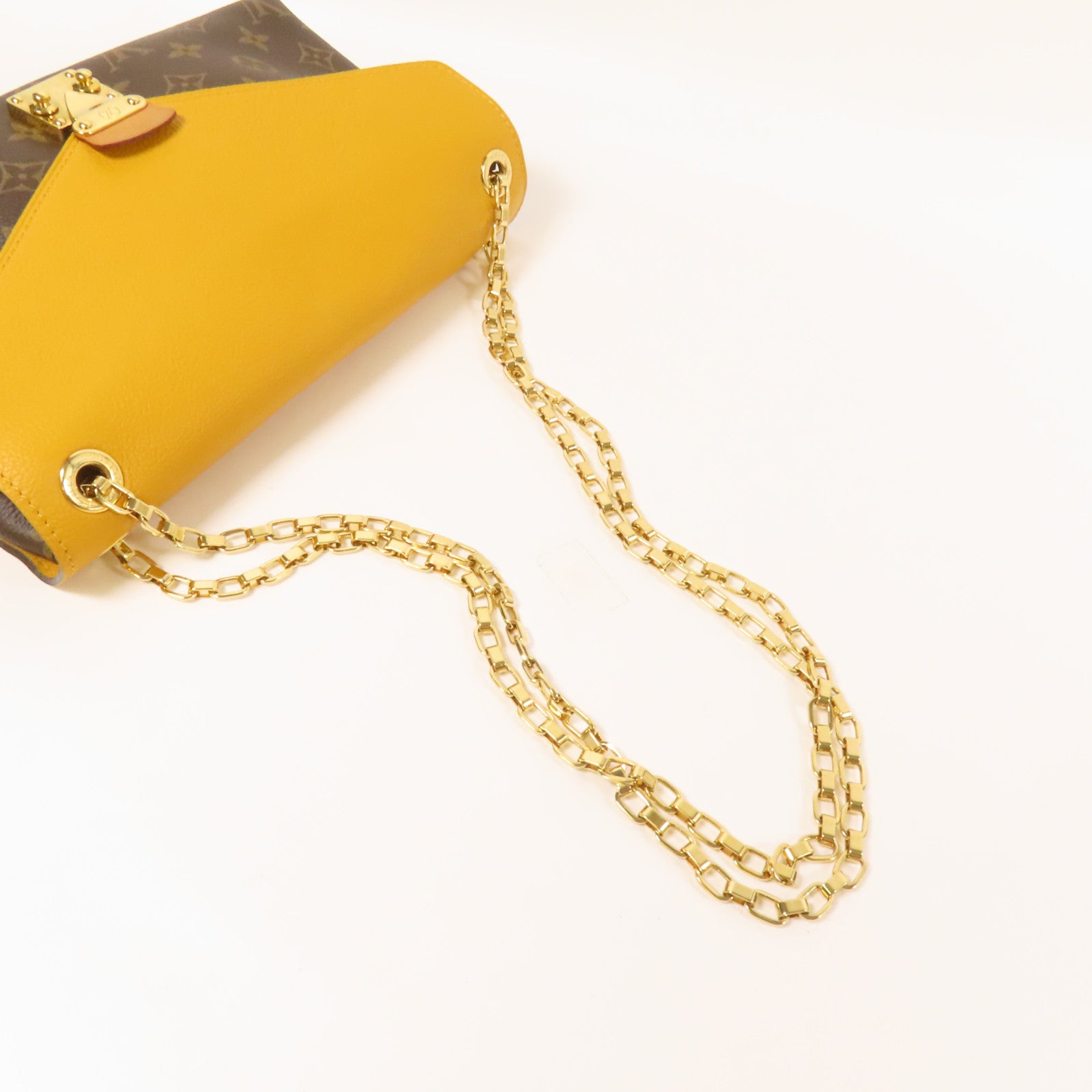 LOUIS VUITTON Monogram Pallas Chain Bag金扣鏈帶肩背袋