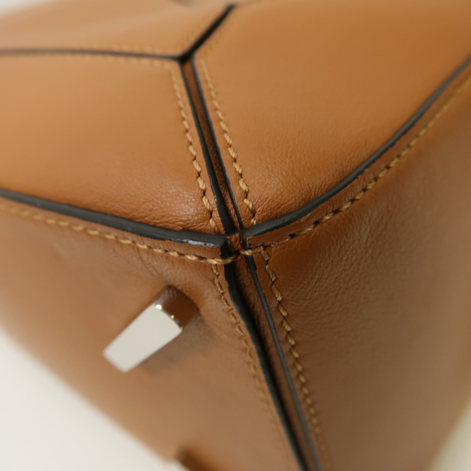 LOEWE 牛皮皮革Puzzle Medium銀扣手挽肩背兩用袋啡色
