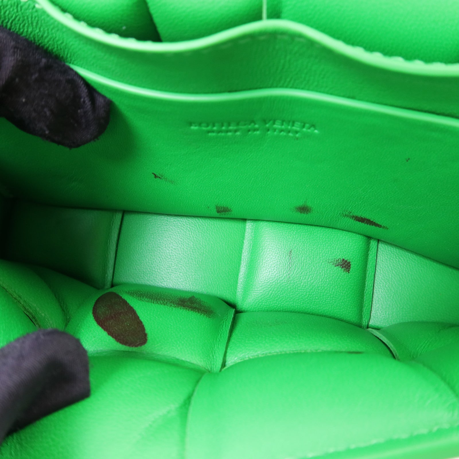 BOTTEGA VENETA 皮革Cassette Padded Mini肩背袋