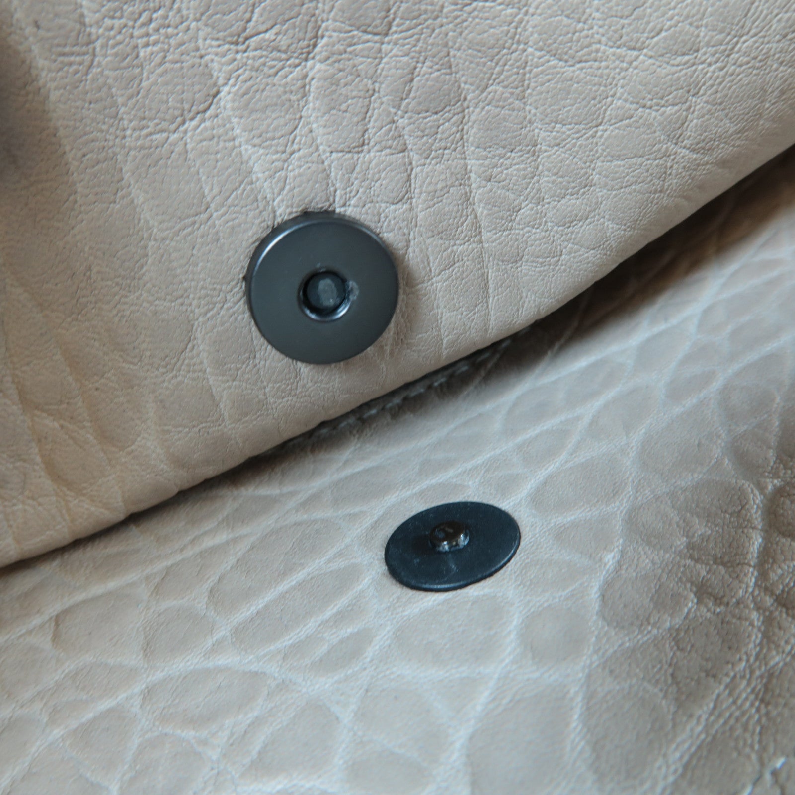 BOTTEGA VENETA 【激減優惠】織紋牛皮皮革Shoulder Bag銀扣肩背袋米色