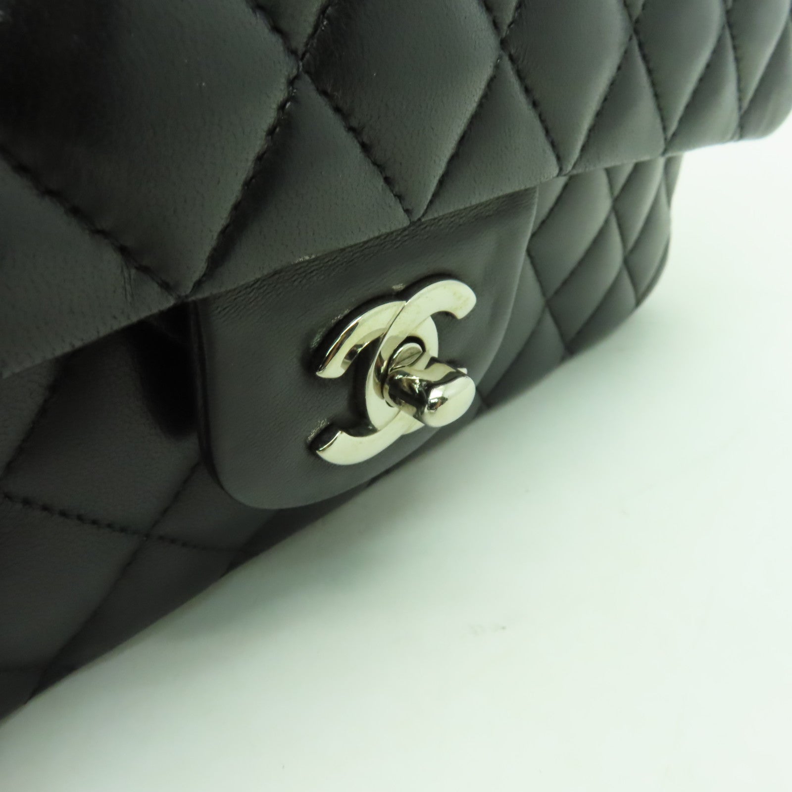 CHANEL 【清倉大減價】菱格羊皮皮革Classic 25銀扣鏈帶肩背袋黑色